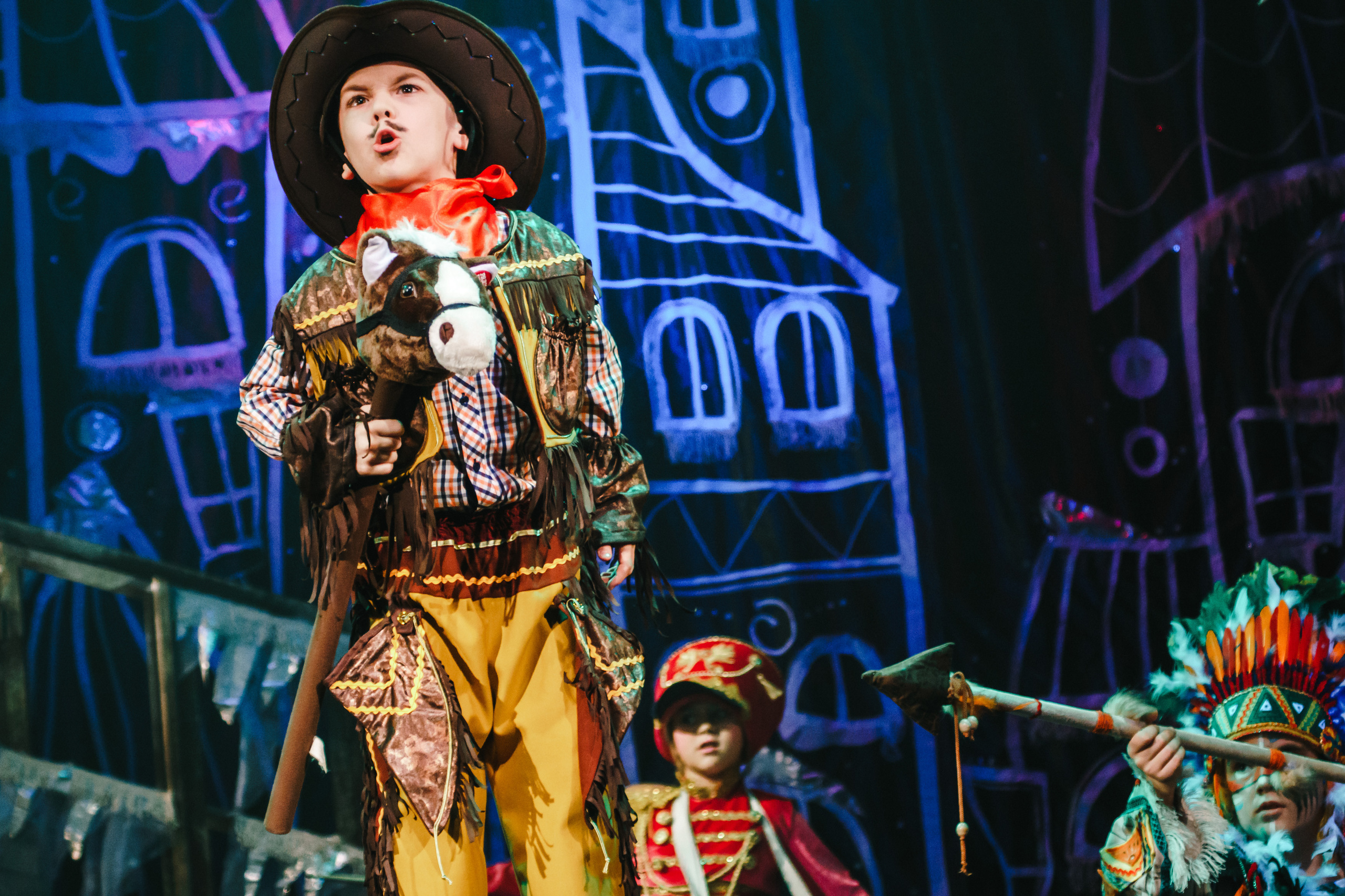 Театр «Сорванцы». Голубая стрела. Фото • Видео • Аэросъемка • Контент для бизнеса