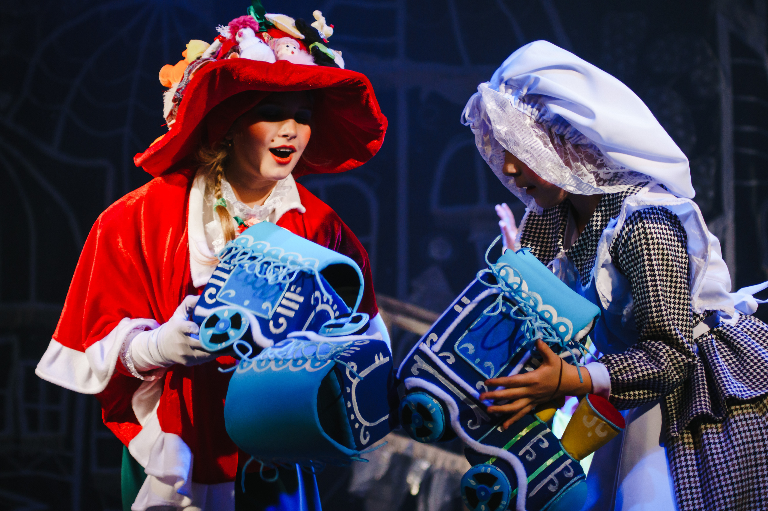 Театр «Сорванцы». Голубая стрела. Фото • Видео • Аэросъемка • Контент для бизнеса