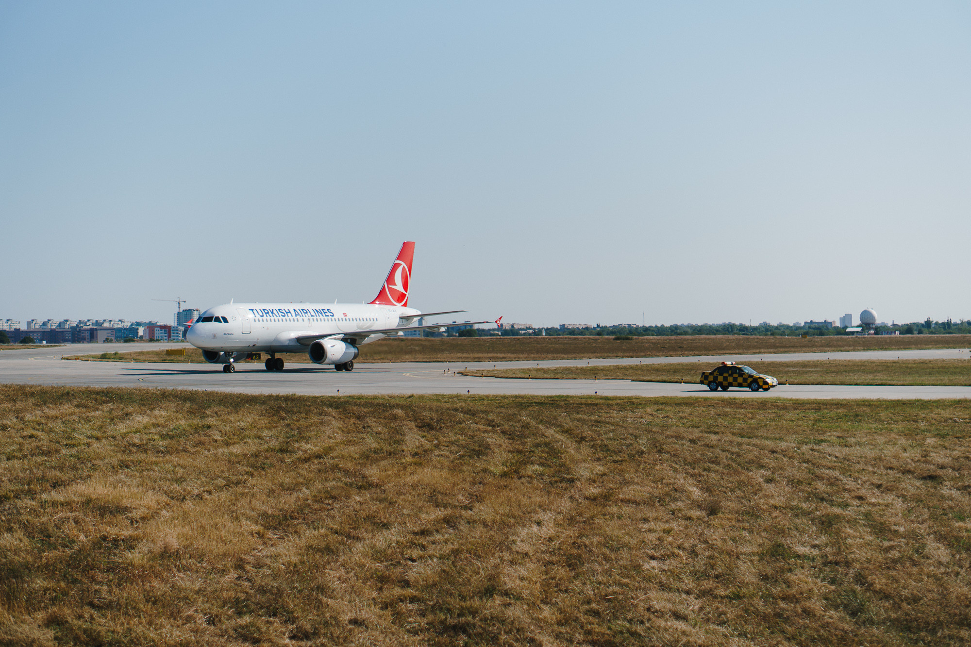 Plane Spotting Day. Kharkiv International Airport. Foto • Video • Produktion • Luftbildaufnahmen • Erstellung von Medien