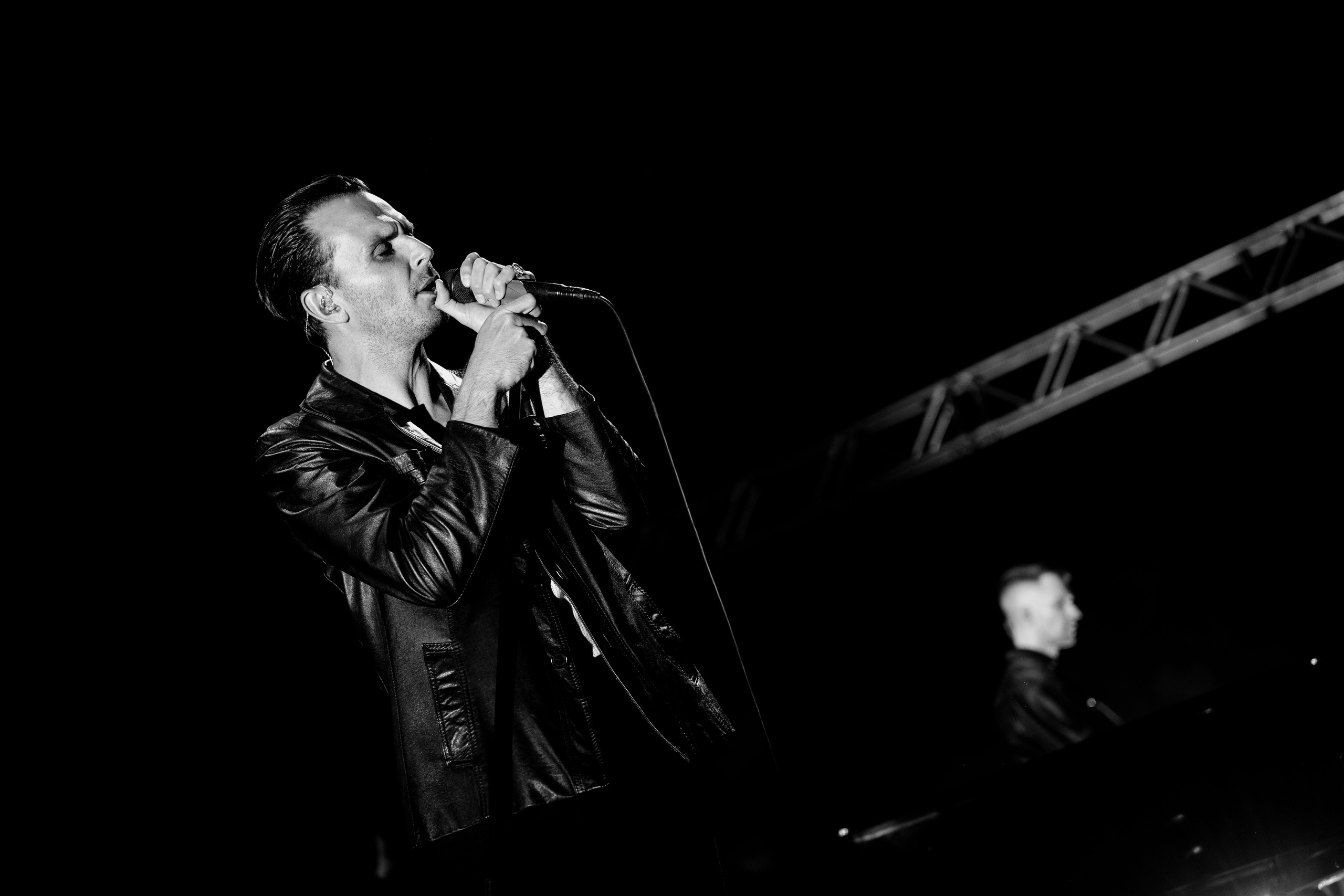 HURTS — Sigulda Medieval Castle. Фото • Відео • Аерозйомка • Контент для бізнесу