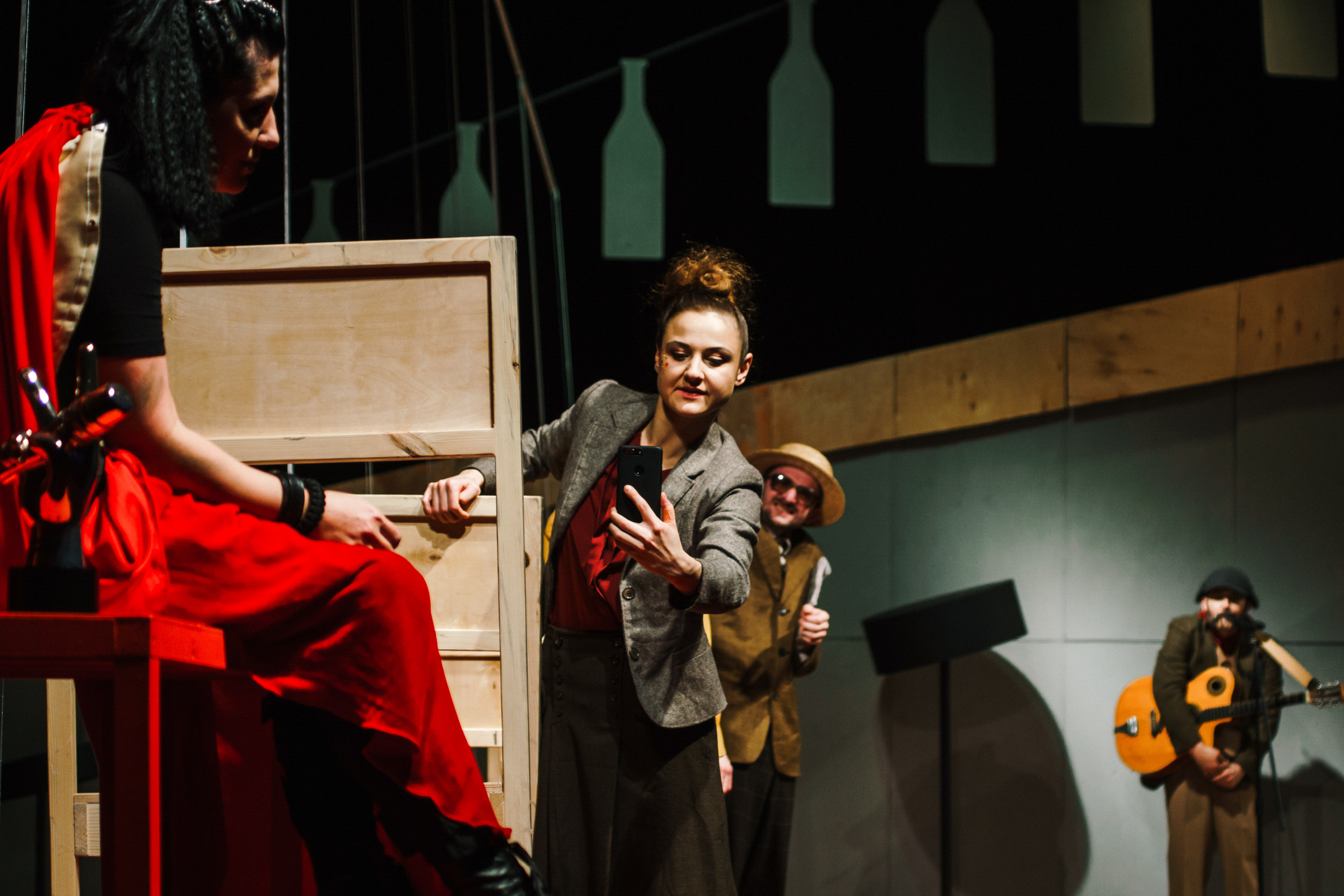 Театр «Прекрасные Цветы». Alice in Wonderland. Фото • Відео • Аерозйомка • Контент для бізнесу