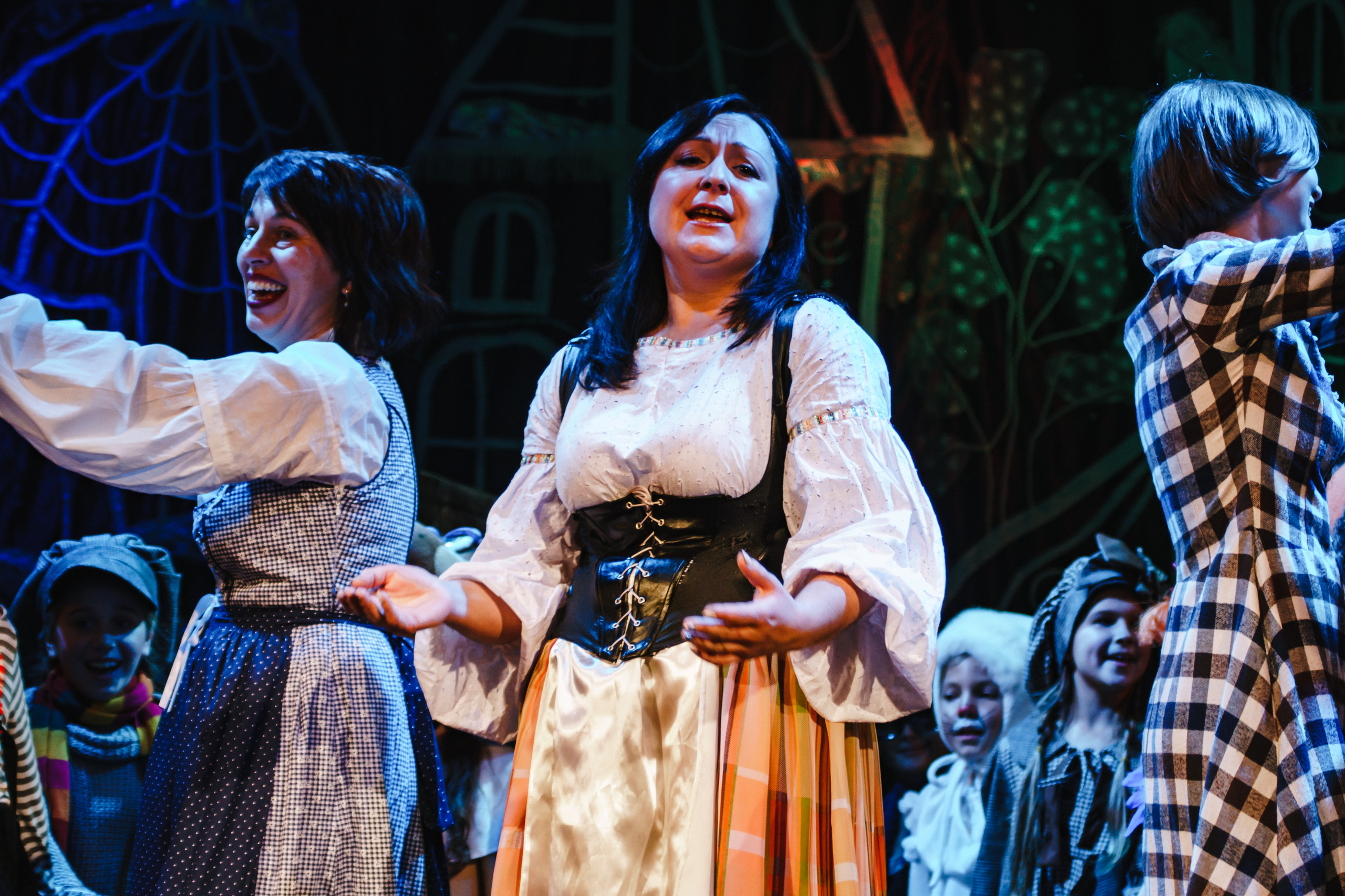 Театр «Сорванцы». Голубая стрела. Фото • Видео • Аэросъемка • Контент для бизнеса