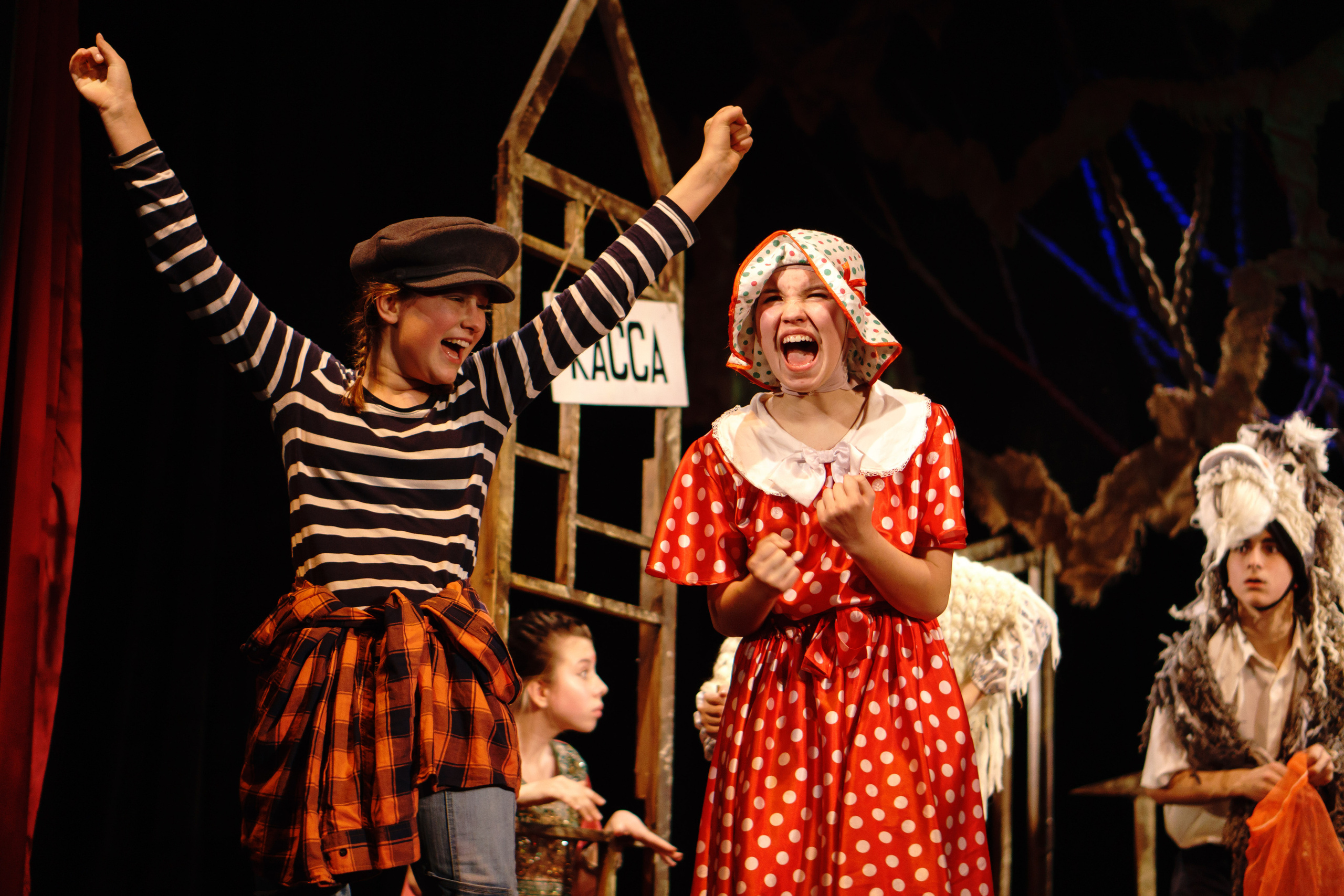 Театр «Сорванцы». Манюня. Фото • Відео • Аерозйомка • Контент для бізнесу