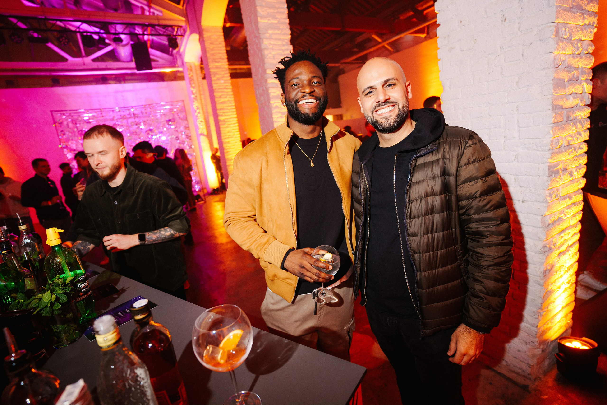 Barcelona — We shine together. Foto • Video • Produktion • Luftbildaufnahmen • Erstellung von Medien