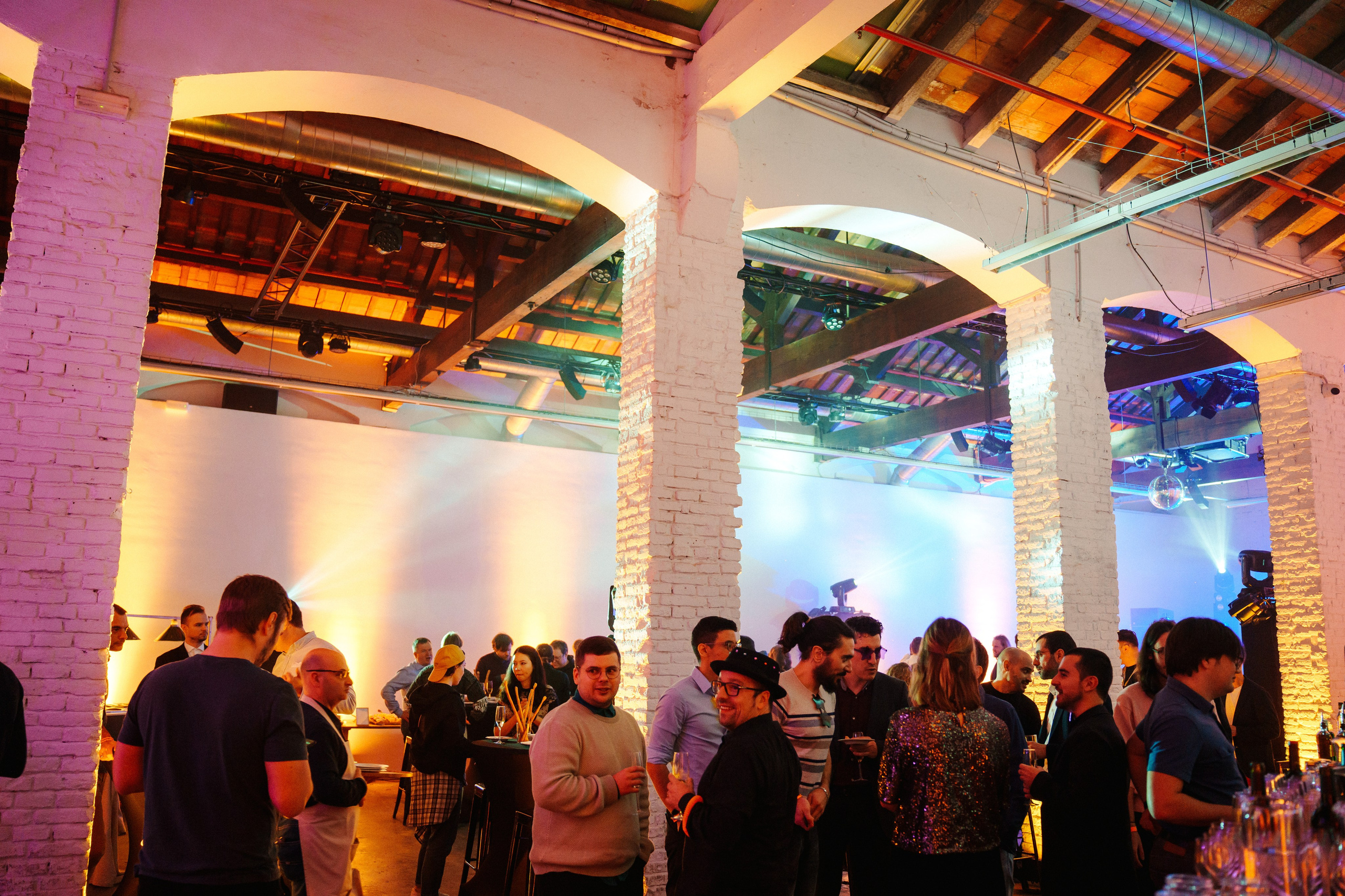 Barcelona — We shine together. Foto • Video • Produktion • Luftbildaufnahmen • Erstellung von Medien