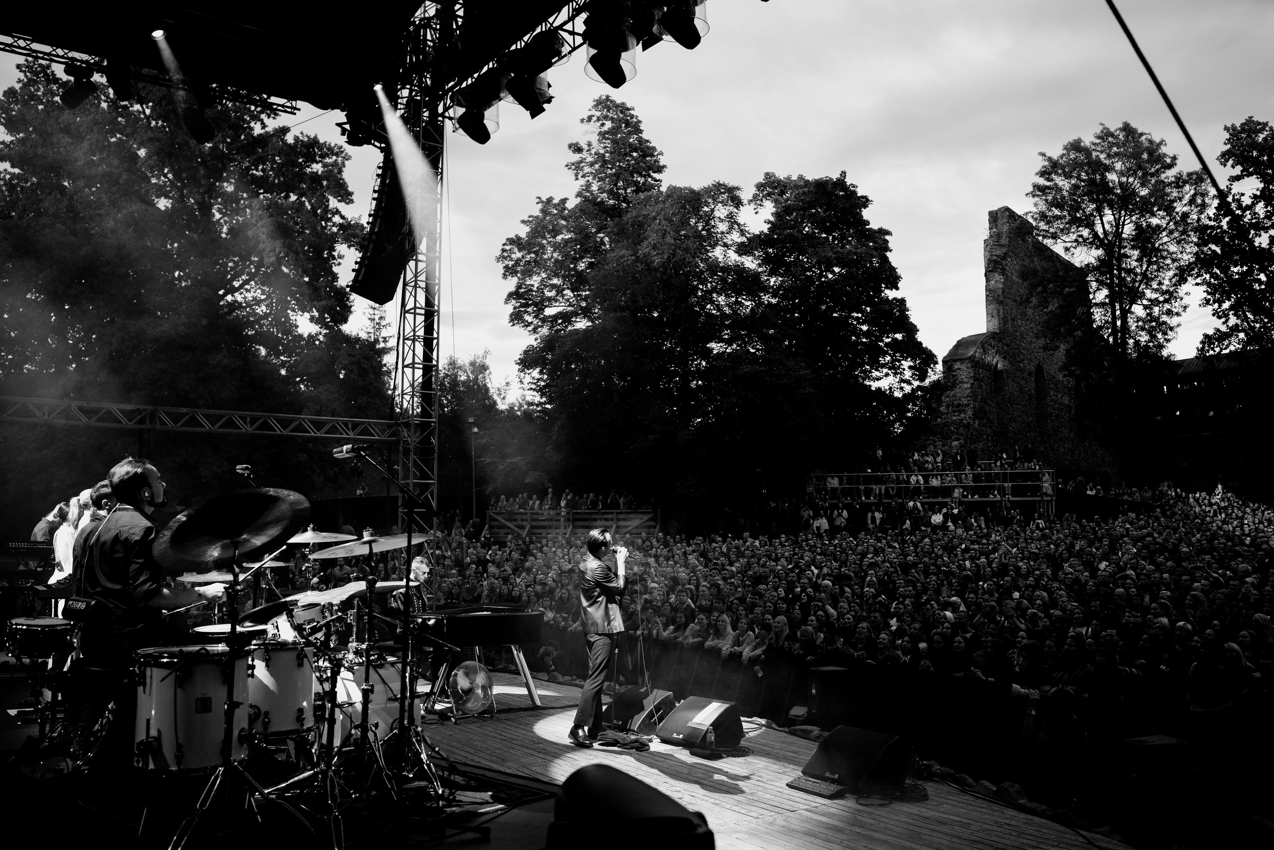 HURTS — Sigulda Medieval Castle. Фото • Відео • Аерозйомка • Контент для бізнесу