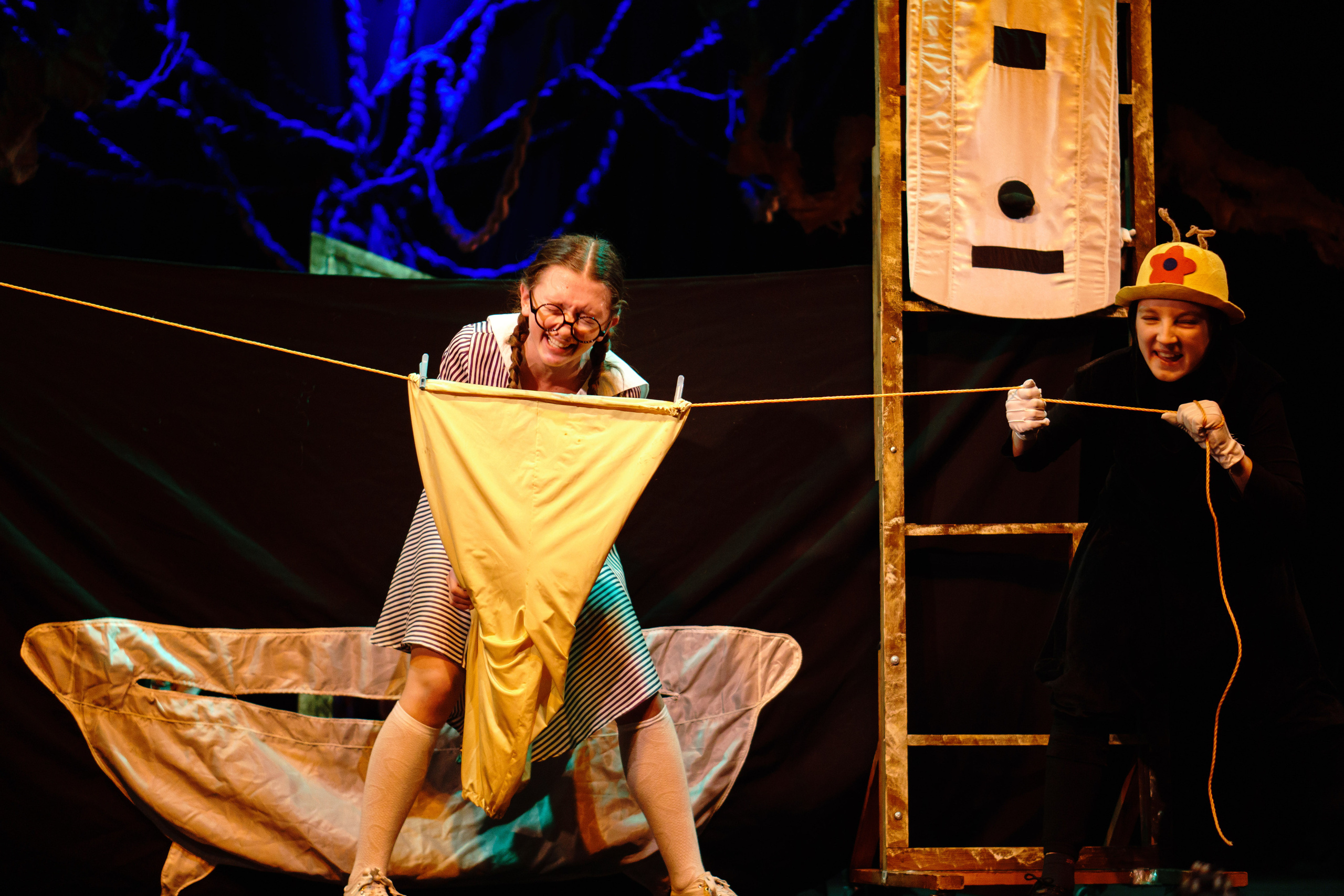 Театр «Сорванцы». Манюня. Фото • Відео • Аерозйомка • Контент для бізнесу