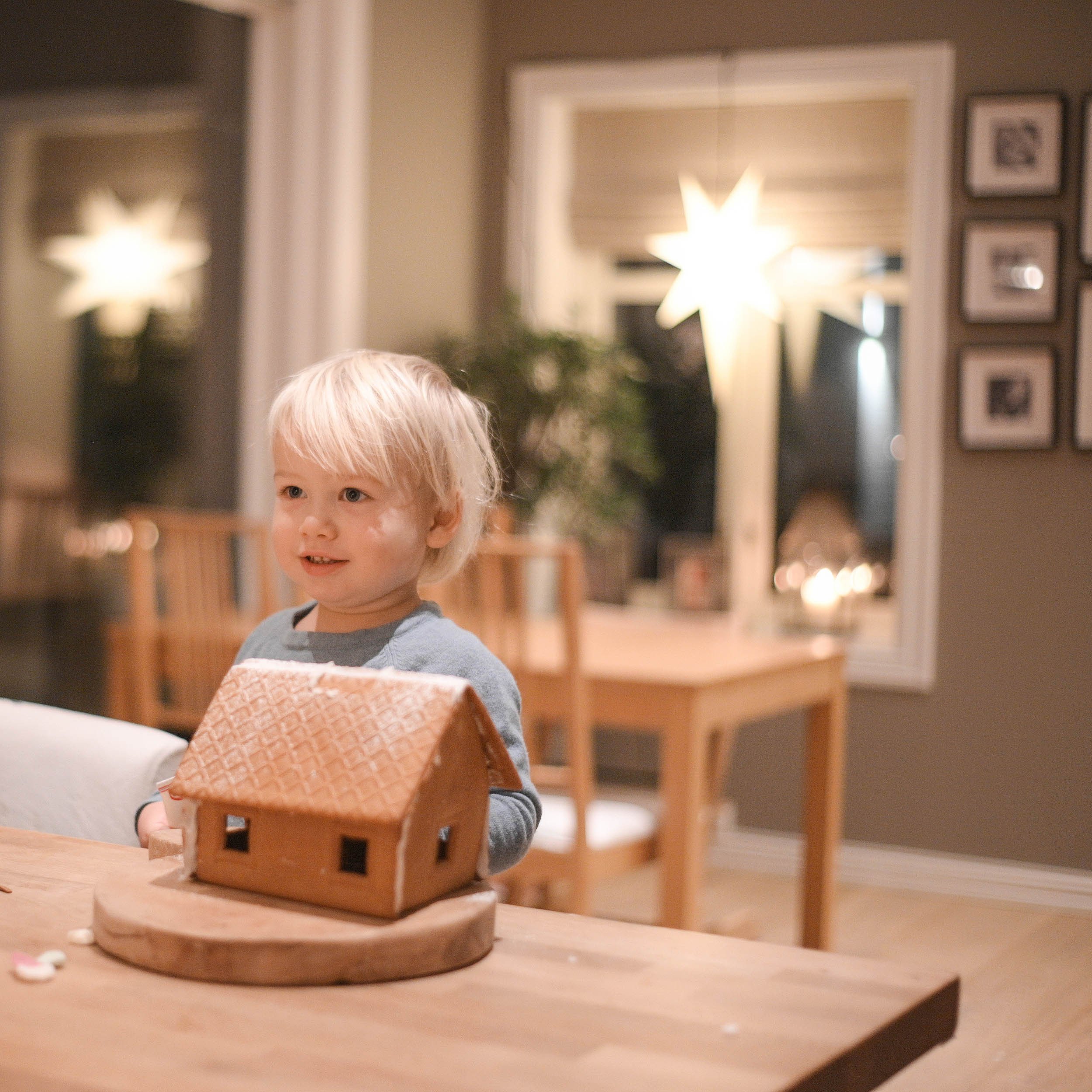 Pepperkakehus. Family and wedding photographer in Norway Bublik Polina