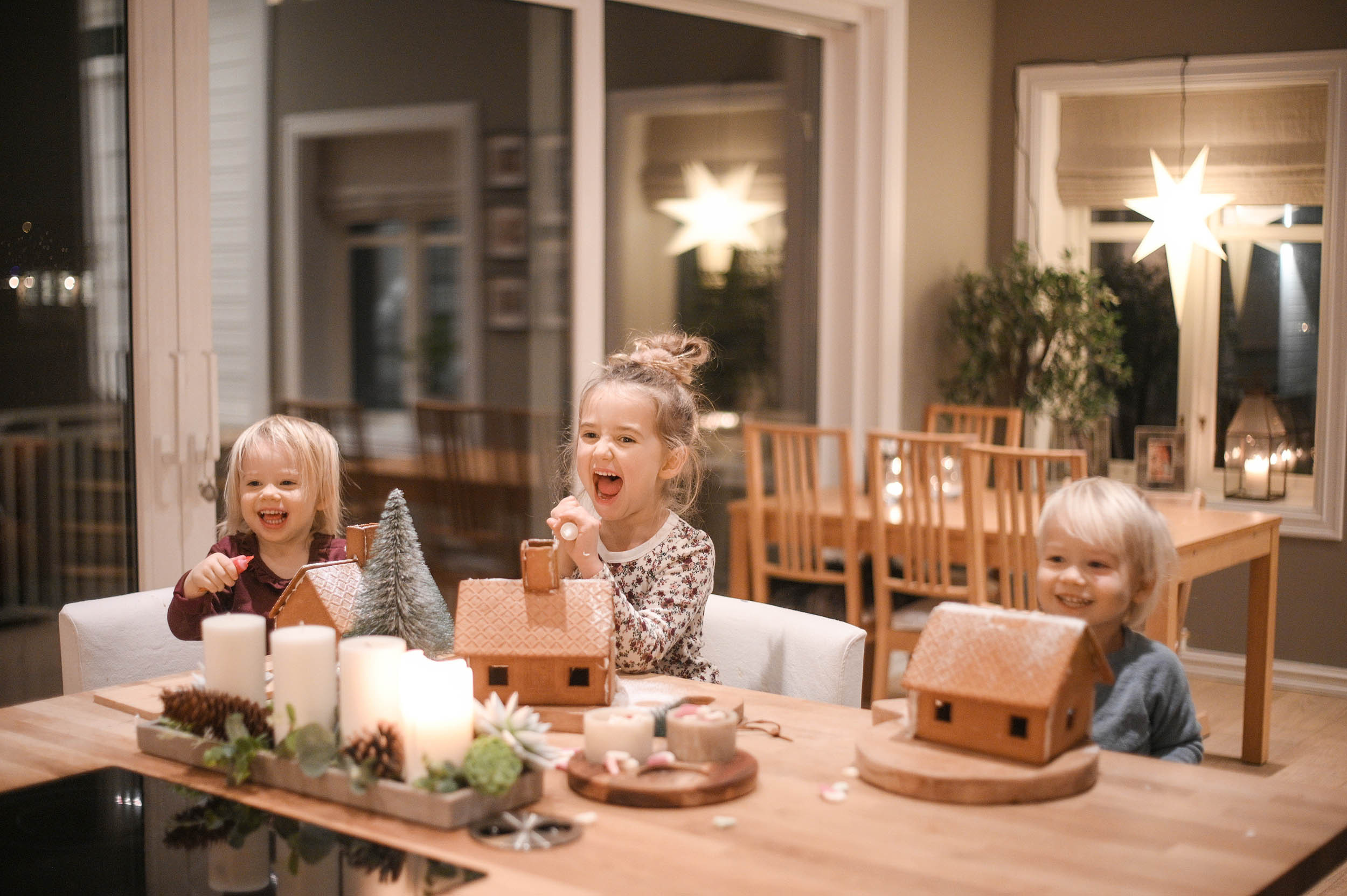 Pepperkakehus. Family and wedding photographer in Norway Bublik Polina