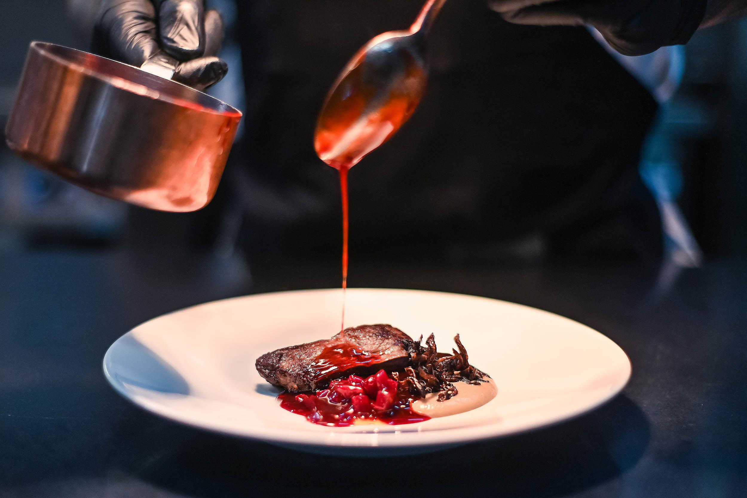 Dishes. Family and wedding photographer in Norway Bublik Polina