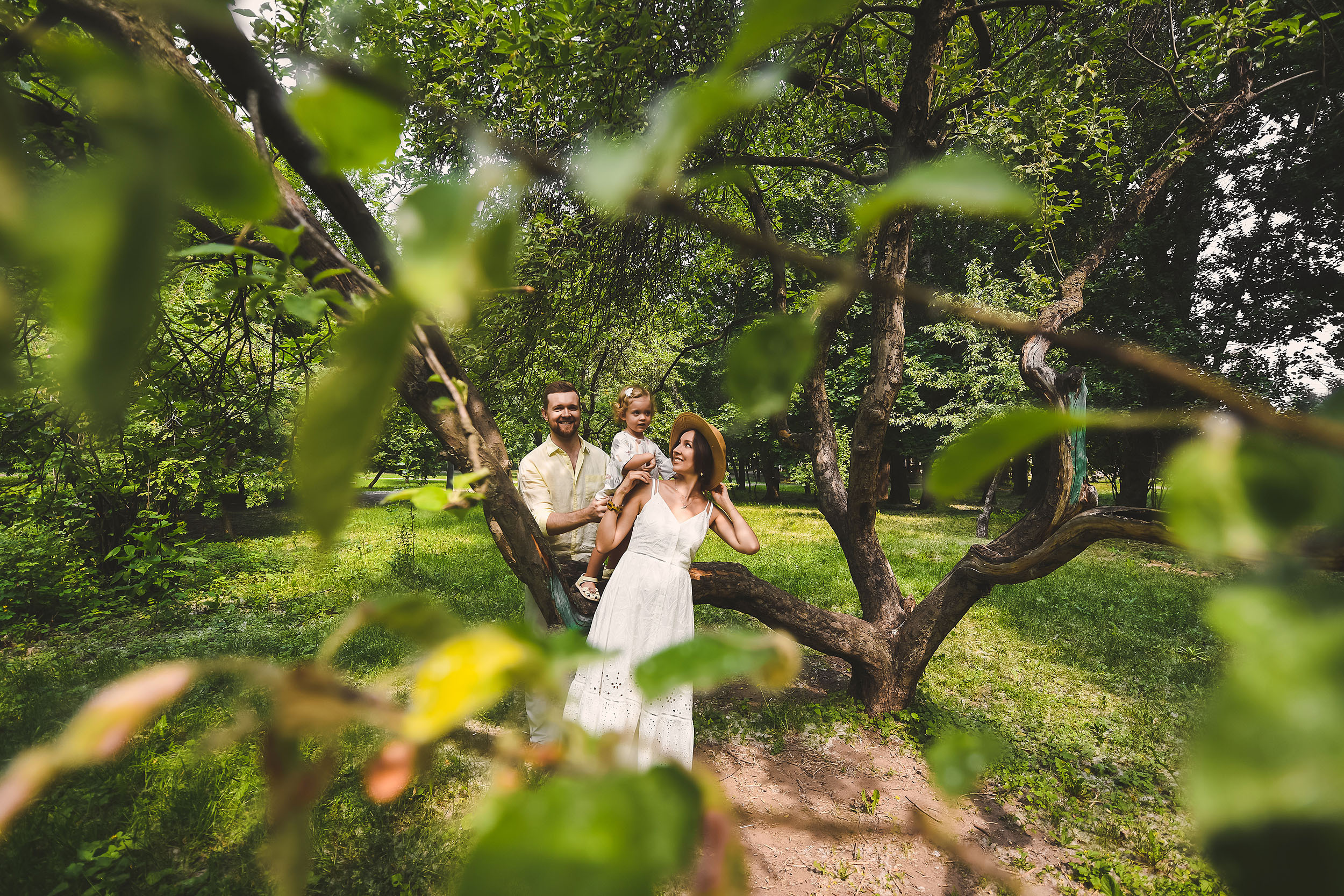 Anna, Euvgeniy, Polina and Miron soon. Family and wedding photographer in Norway Bublik Polina