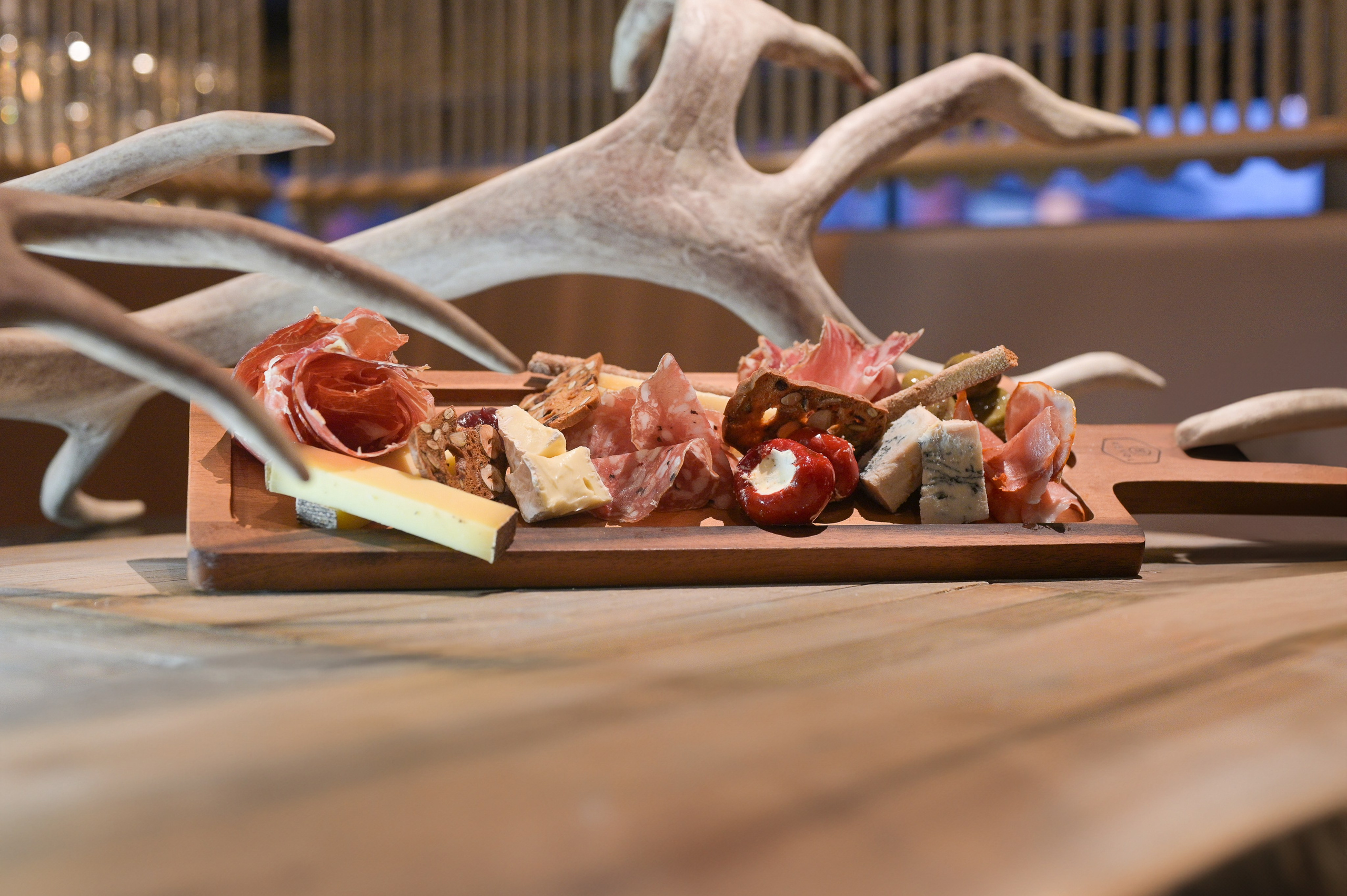 Dishes. Family and wedding photographer in Norway Bublik Polina