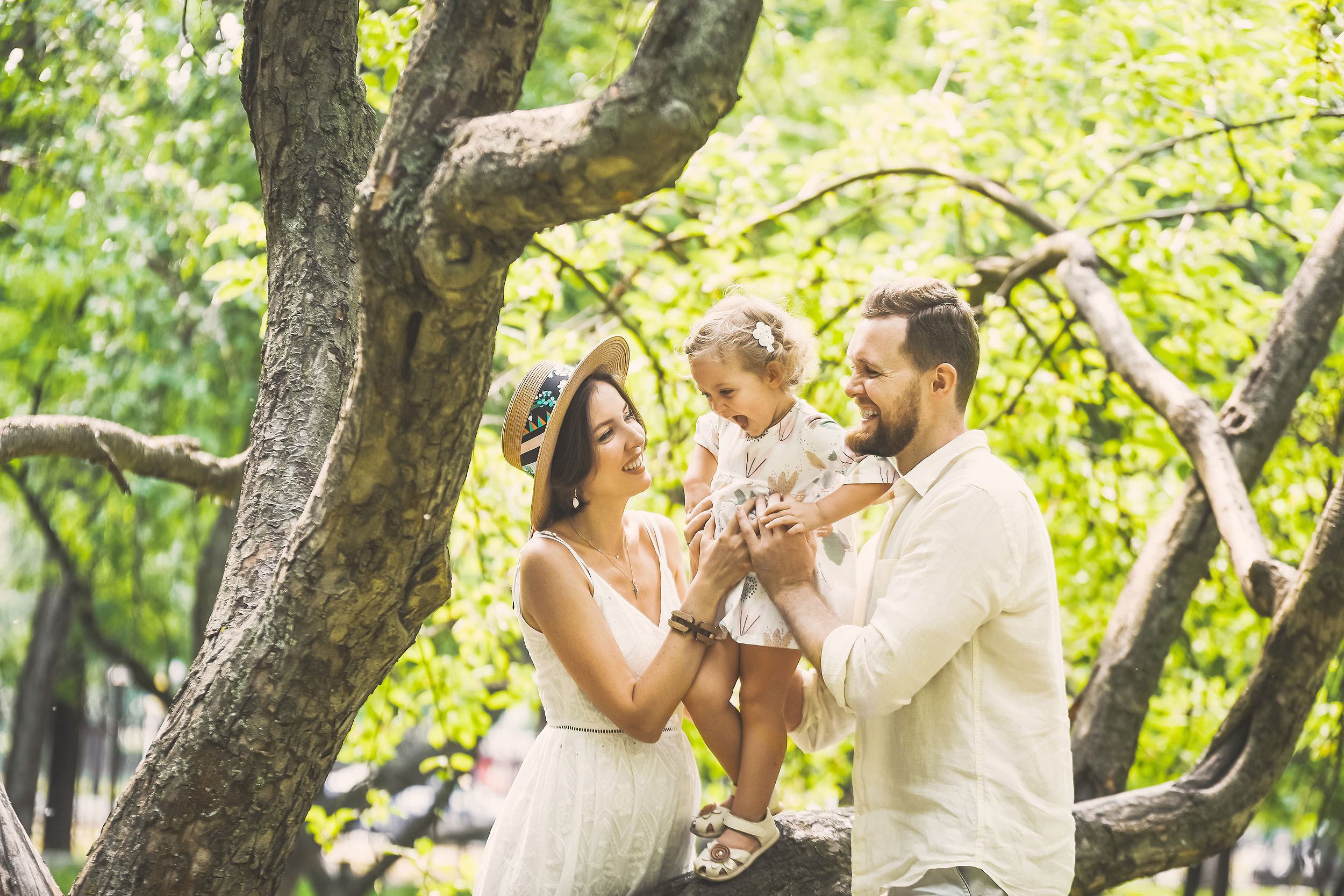 Anna, Euvgeniy, Polina and Miron soon. Family and wedding photographer in Norway Bublik Polina