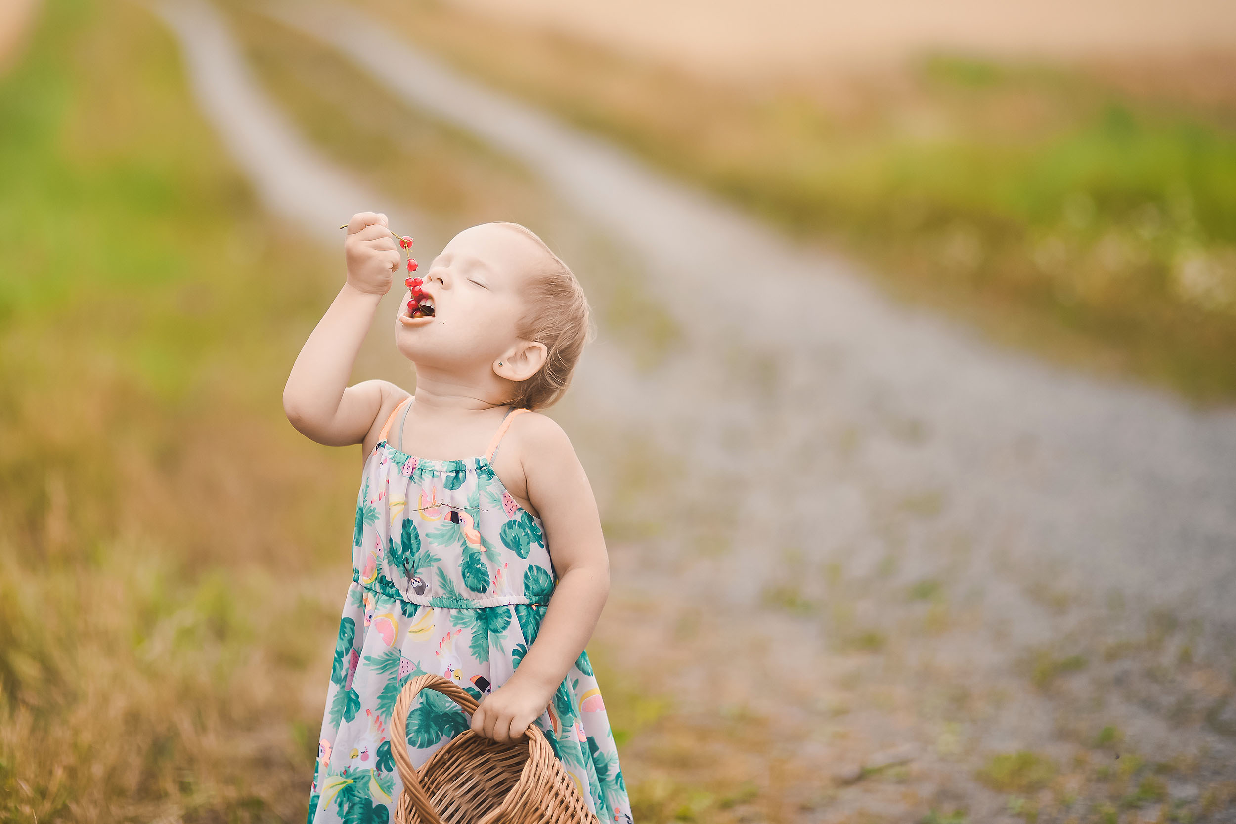 Mariya, Denis and two princesses. Family and wedding photographer in Norway Bublik Polina