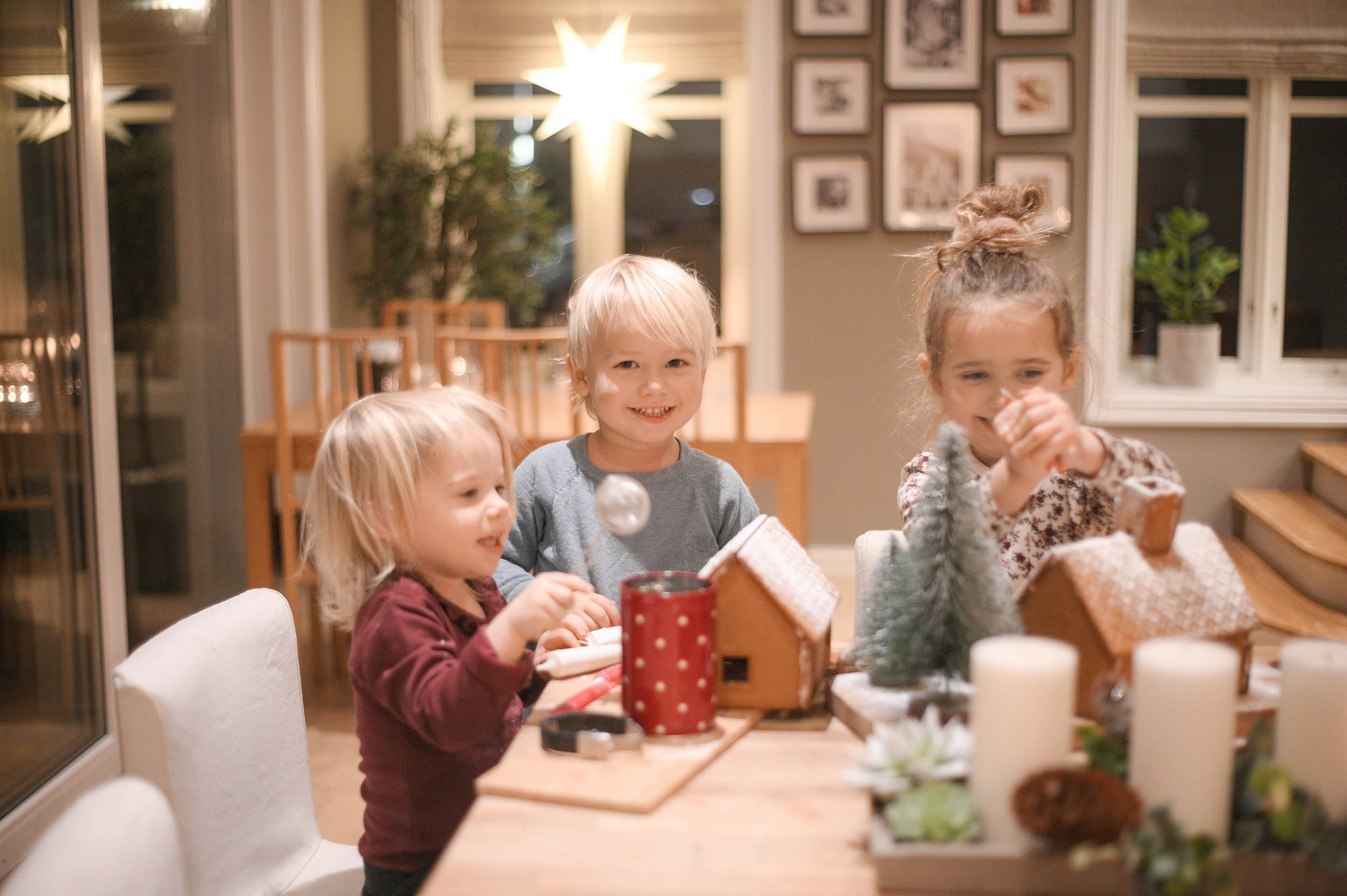 Pepperkakehus. Family and wedding photographer in Norway Bublik Polina