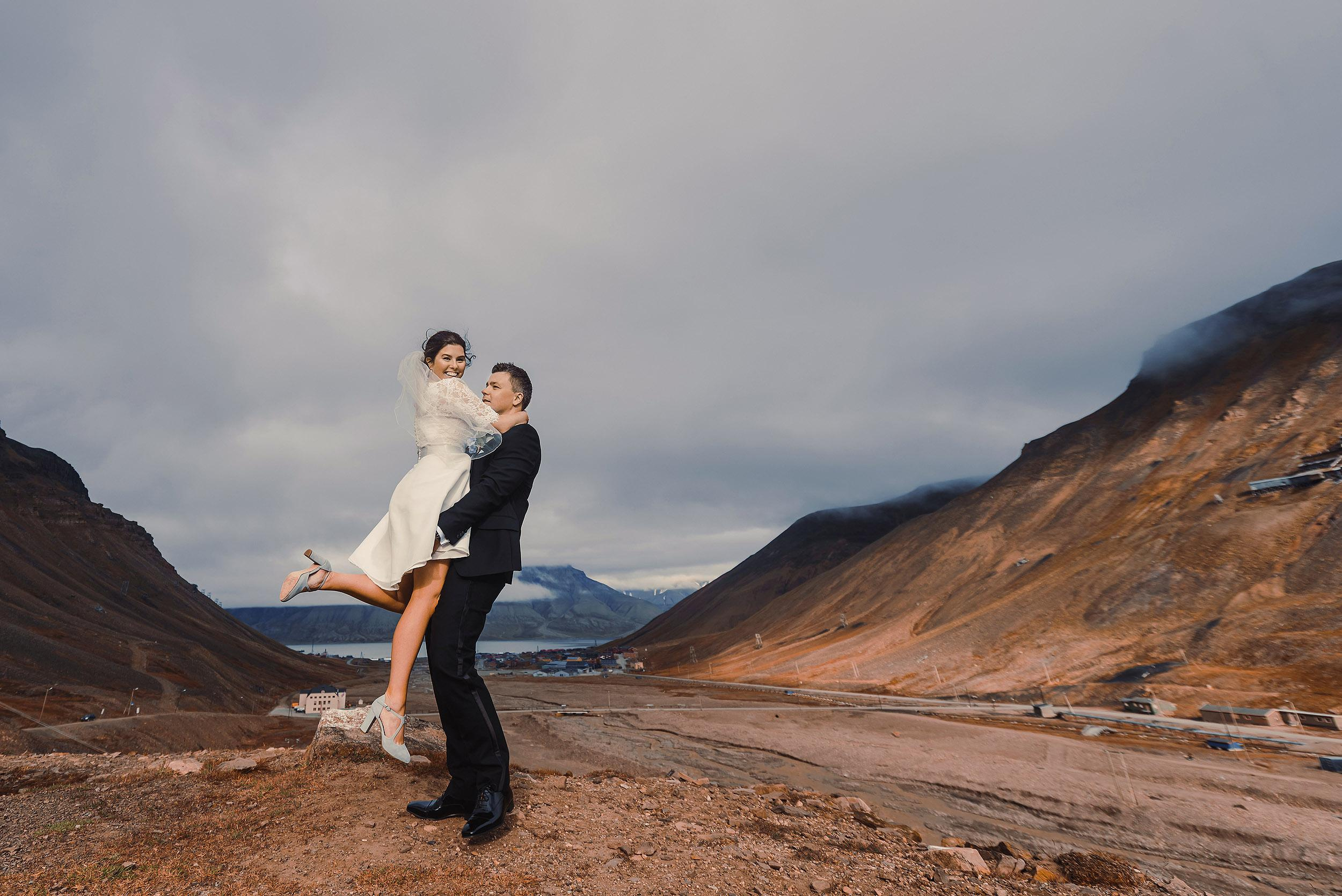 Ida and Tommy. Svalbard. Family and wedding photographer in Norway Bublik Polina