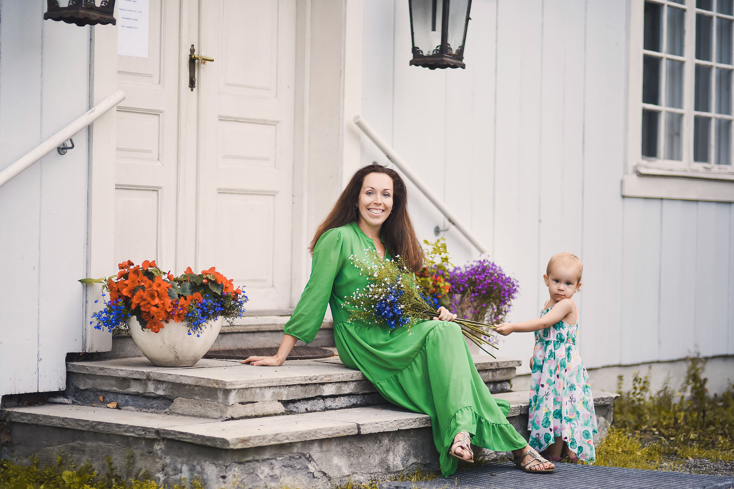 Mariya, Denis and two princesses. Family and wedding photographer in Norway Bublik Polina
