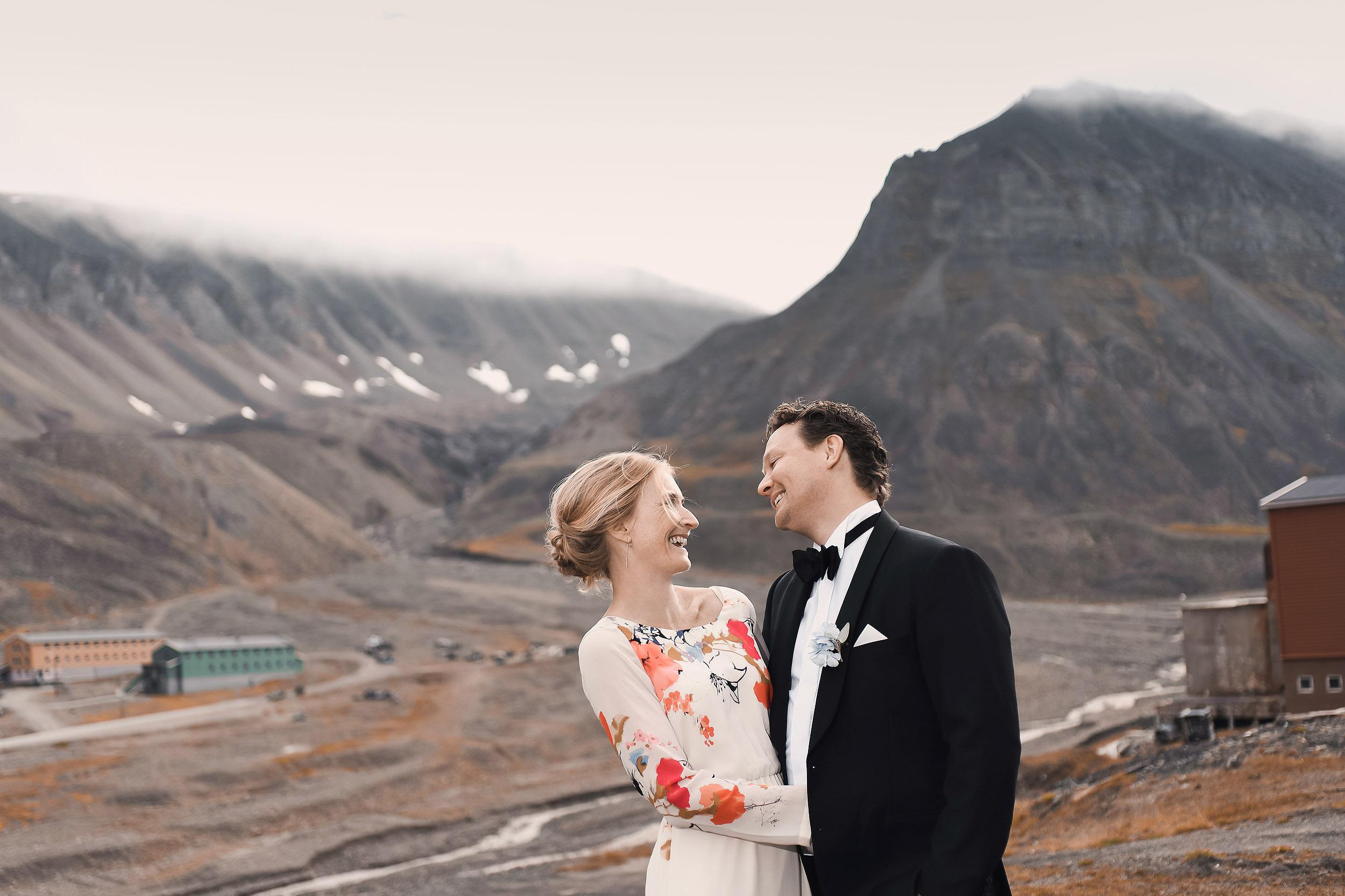 Ida and Tommy. Svalbard. Family and wedding photographer in Norway Bublik Polina