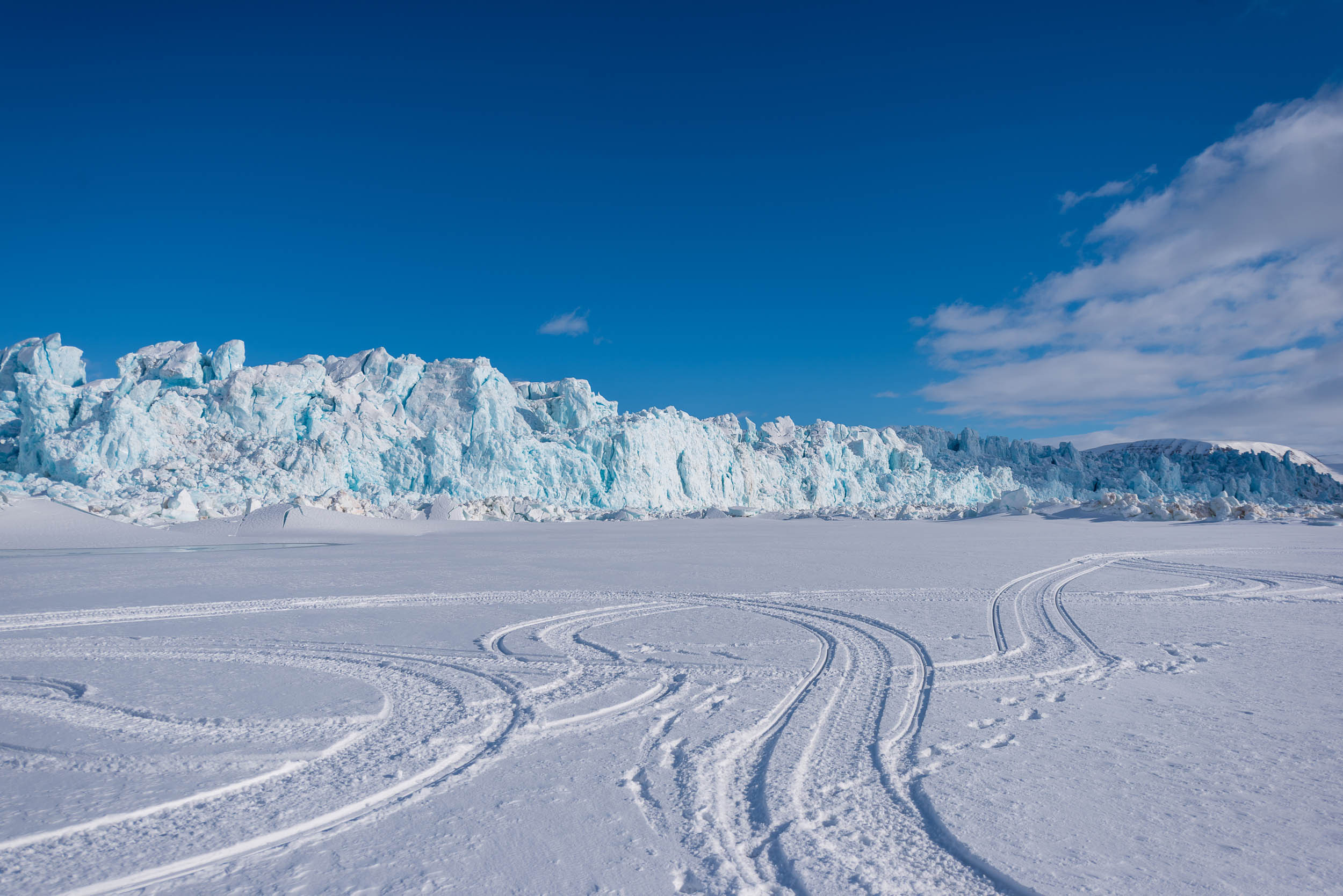 Svalbard. Winter. Day. Family and wedding photographer in Norway Bublik Polina