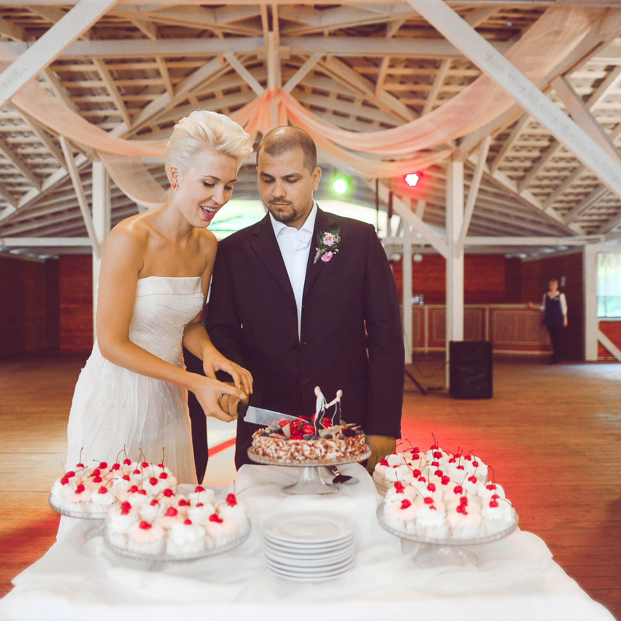 Anna and Vladimir. St.-Petersburg. Family and wedding photographer in Norway Bublik Polina