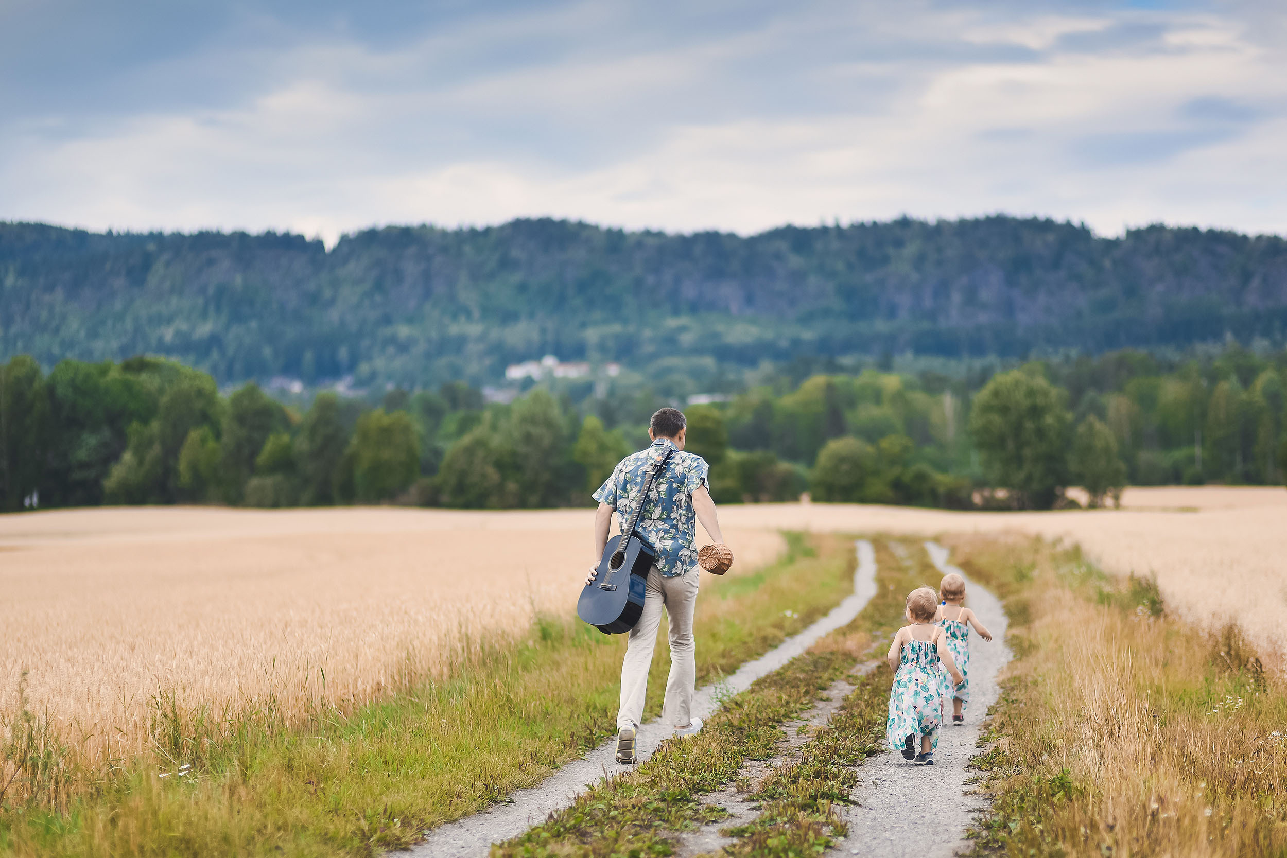 Mariya, Denis and two princesses. Family and wedding photographer in Norway Bublik Polina