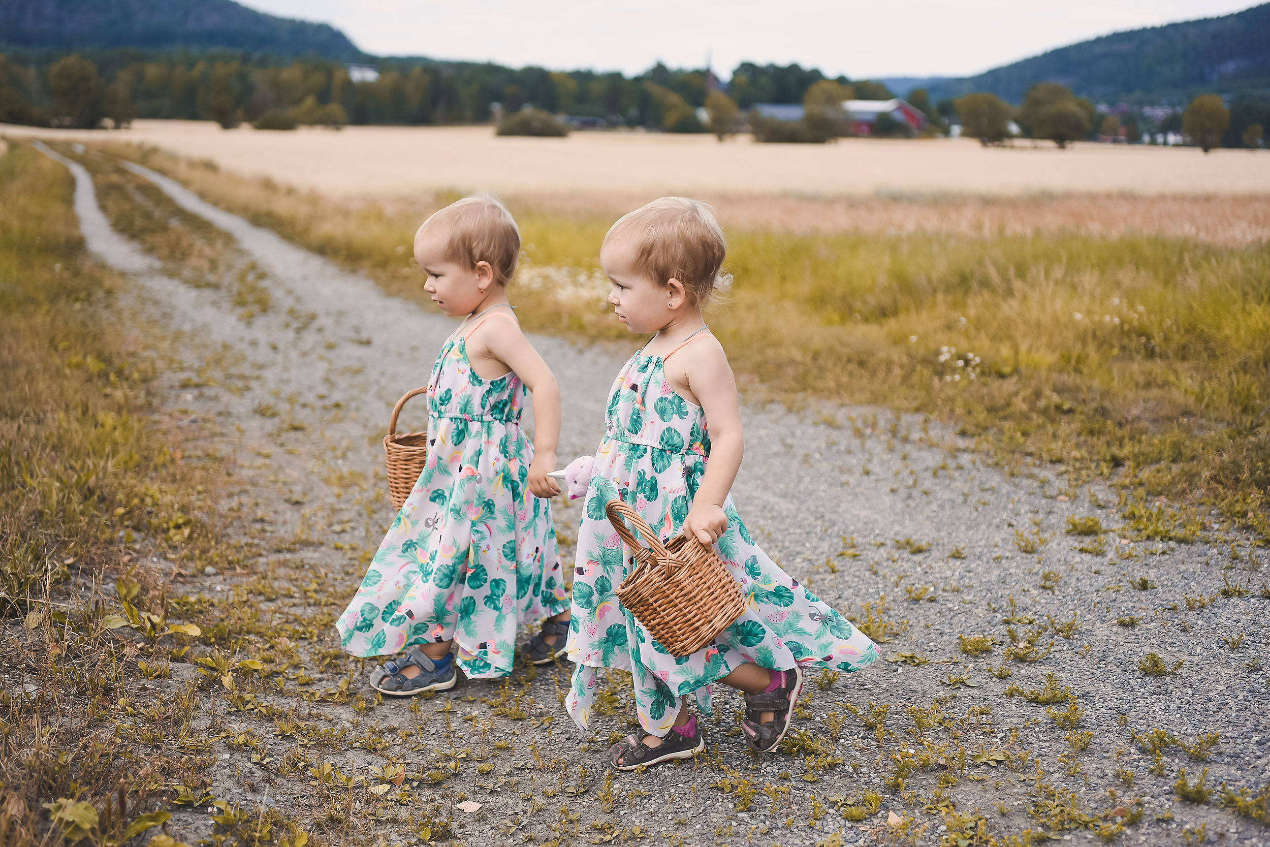 Mariya, Denis and two princesses. Family and wedding photographer in Norway Bublik Polina