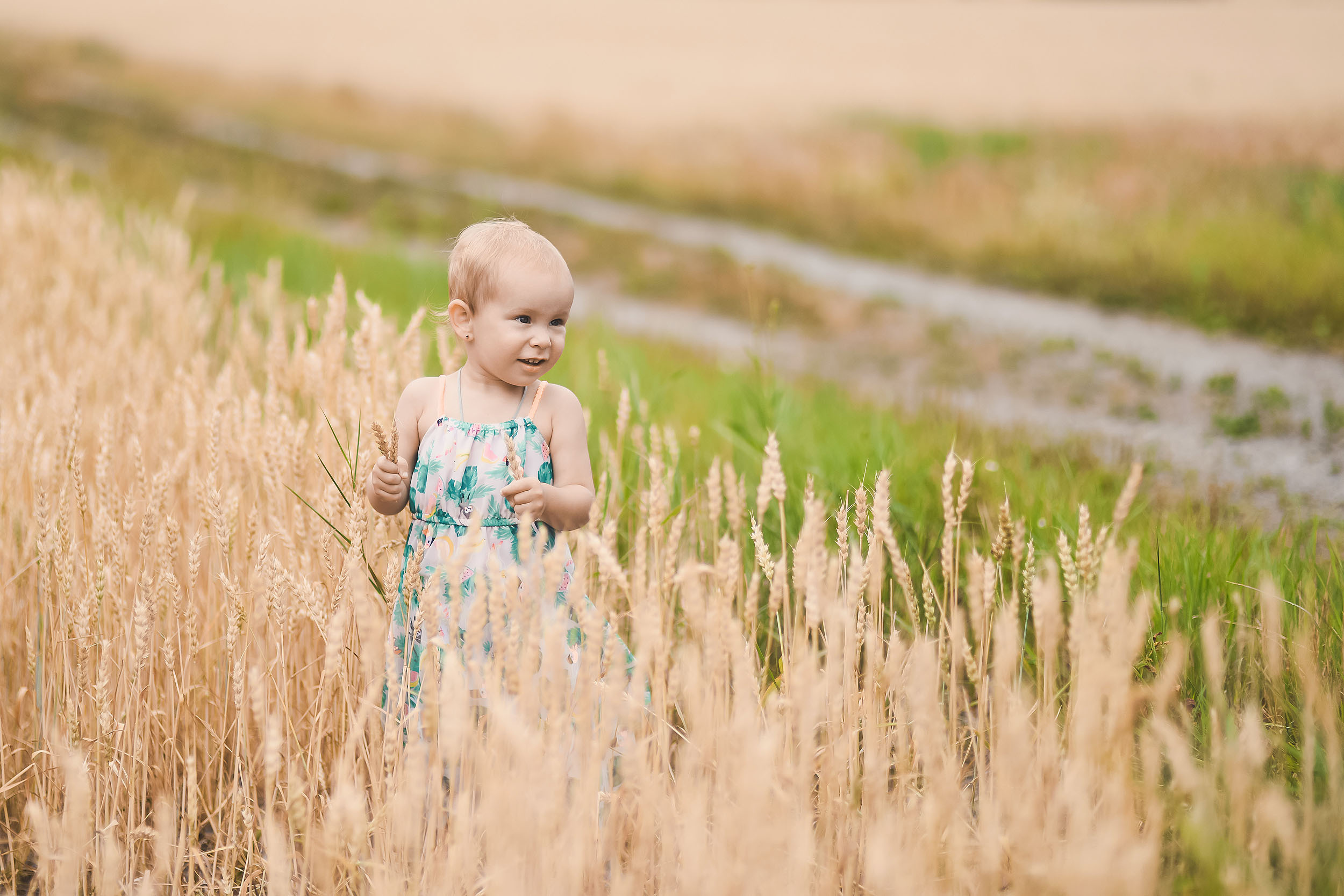 Mariya, Denis and two princesses. Family and wedding photographer in Norway Bublik Polina