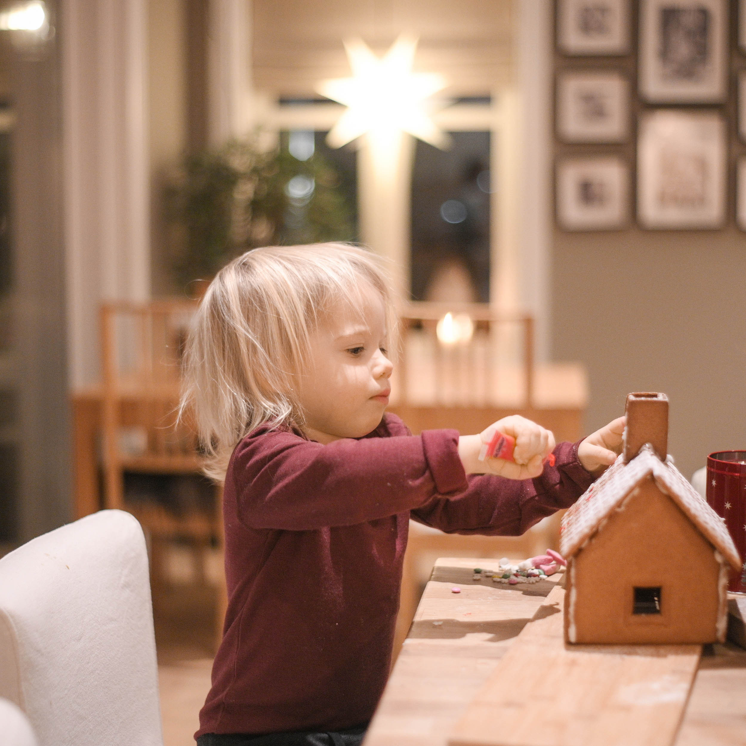 Pepperkakehus. Family and wedding photographer in Norway Bublik Polina