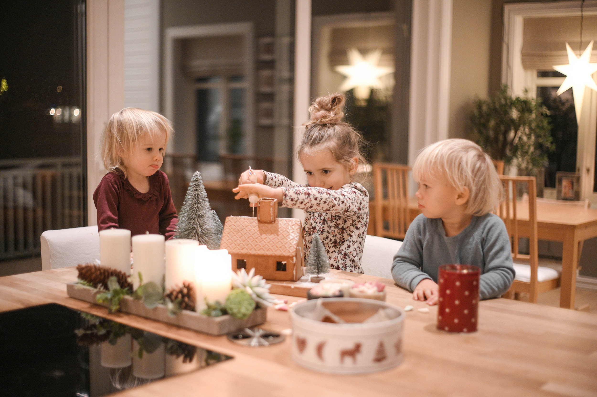 Pepperkakehus. Family and wedding photographer in Norway Bublik Polina