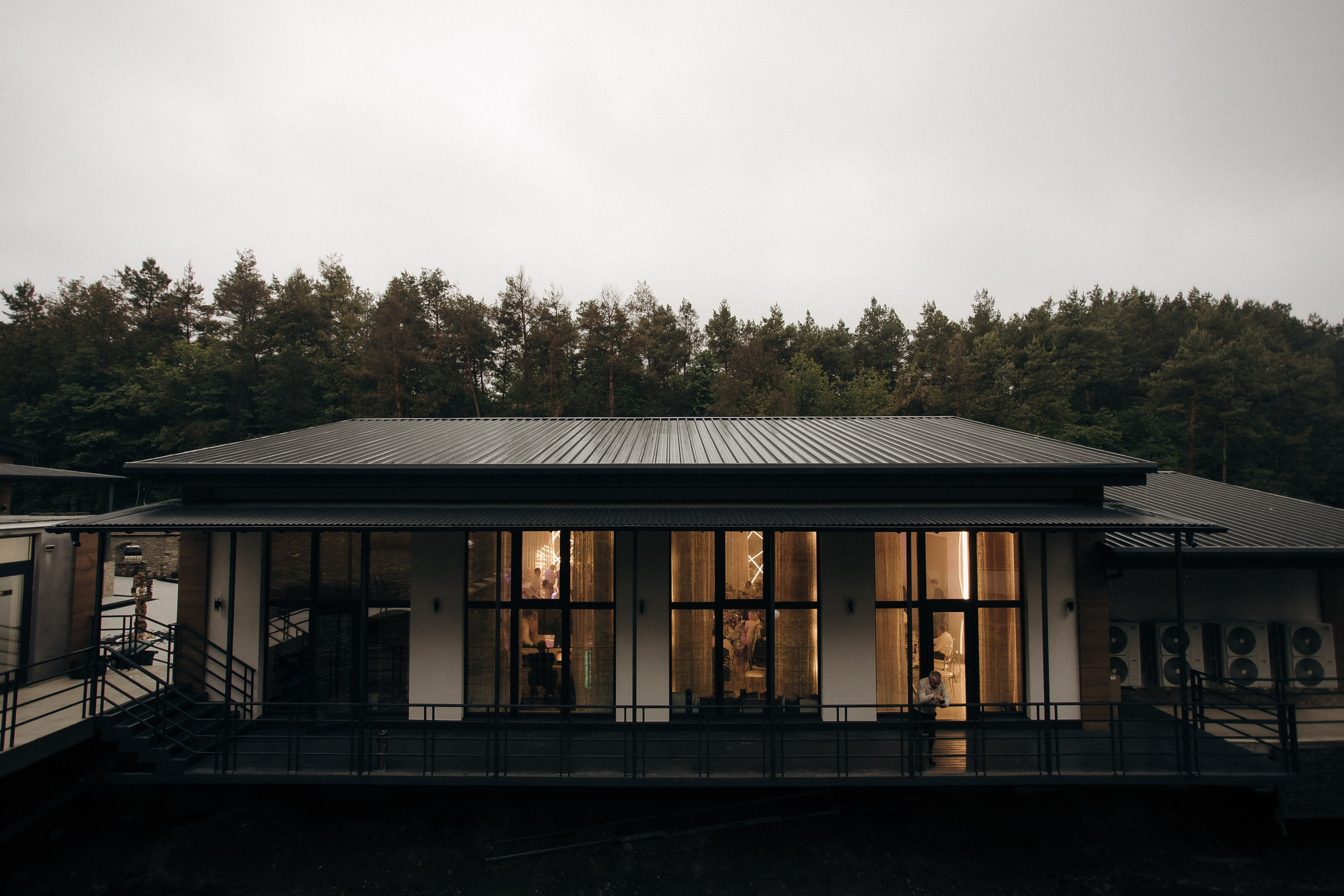 Мокрі плечі. Теплі серця. Фотограф Максим Остапенко | Кам'янець-Подільський | Львів | Київ