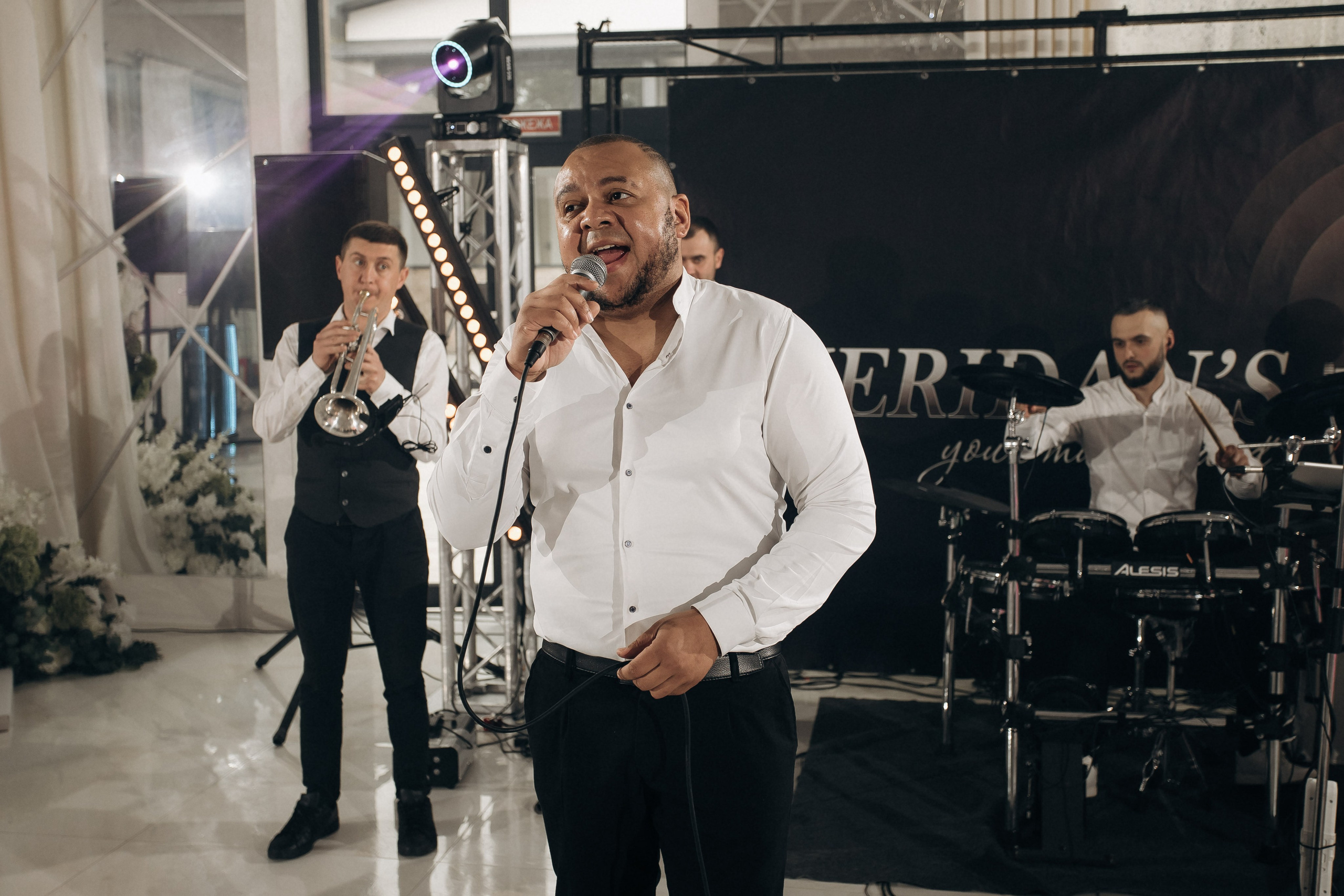 Мокрі плечі. Теплі серця. Фотограф Максим Остапенко | Кам'янець-Подільський | Львів | Київ