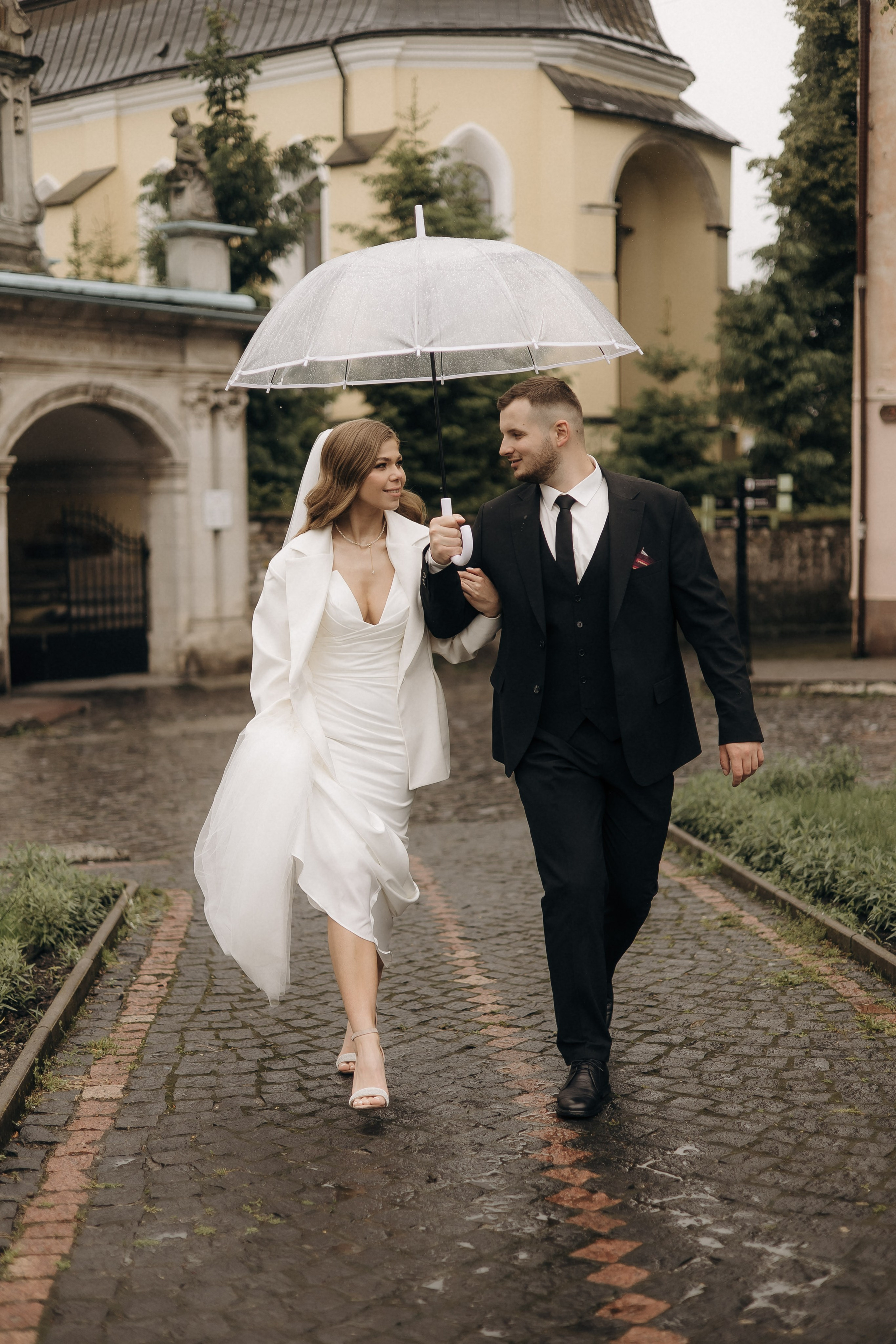 Мокрі плечі. Теплі серця. Фотограф Максим Остапенко | Кам'янець-Подільський | Львів | Київ