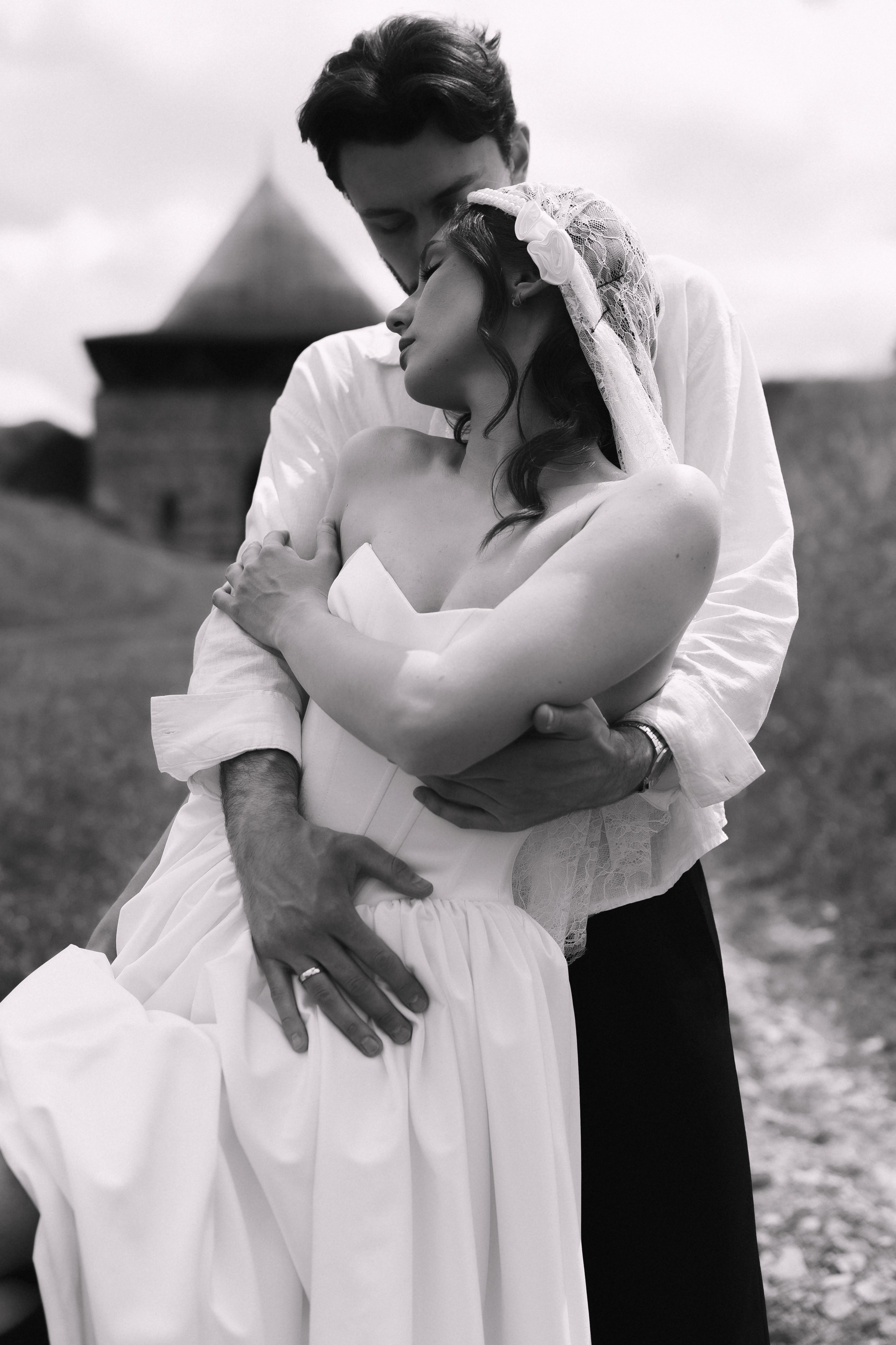 Love by the Castle. Фотограф Максим Остапенко | Кам'янець-Подільський | Львів | Київ