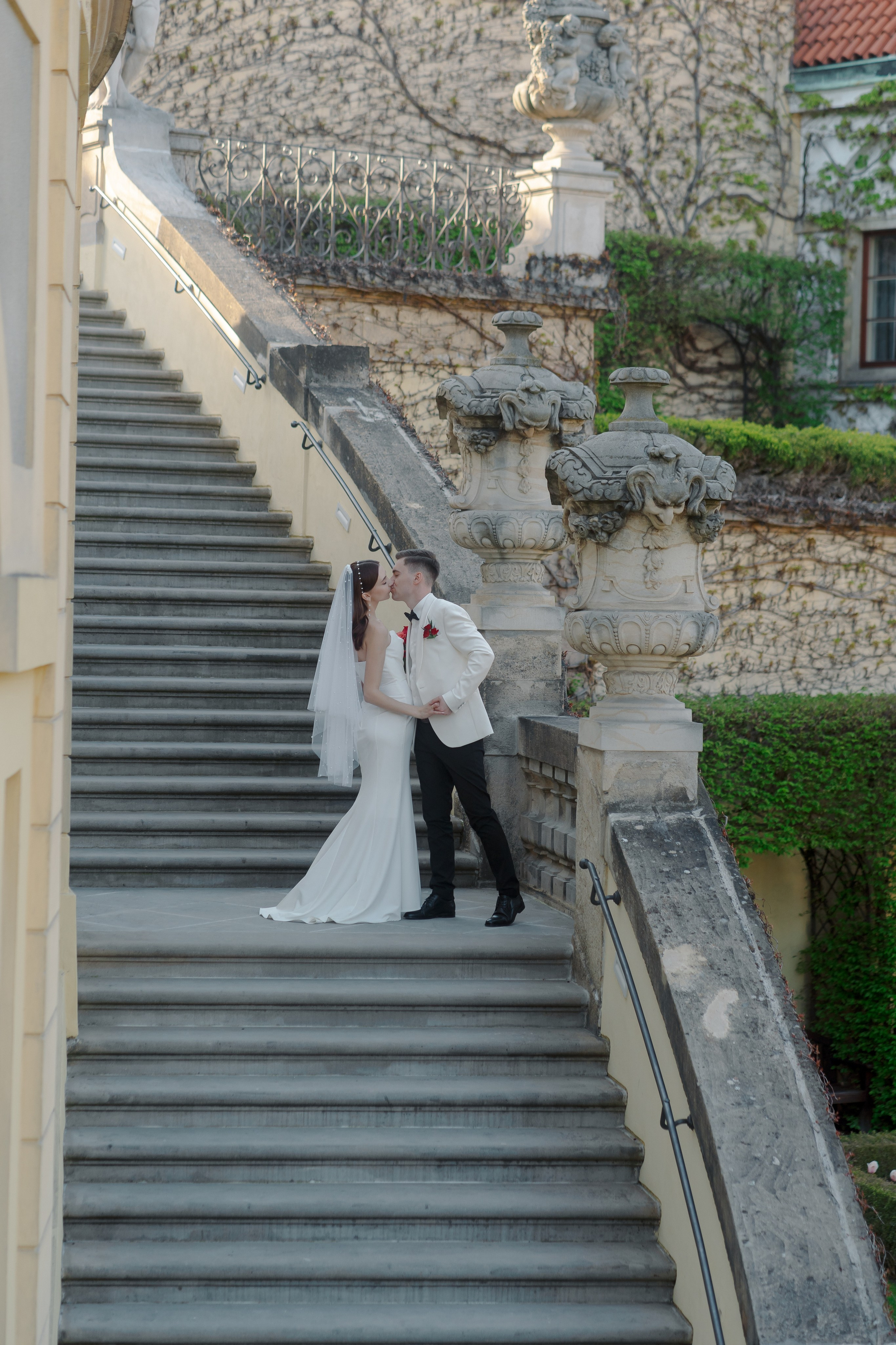 Элегантная свадьба в Праге Максим и Наталья. Vitalie Varvarynets — свадебный фотограф Прага