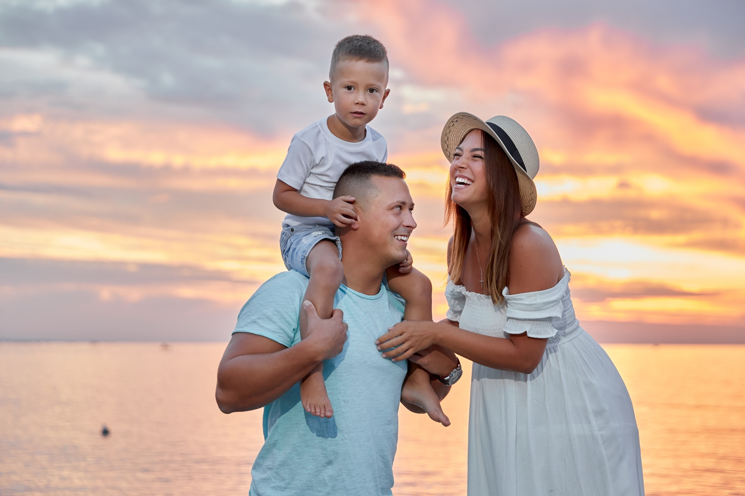 Семейная фотосессия Виктории, Максима и Тимурчика. Свадебный фотограф Батяло Сергей