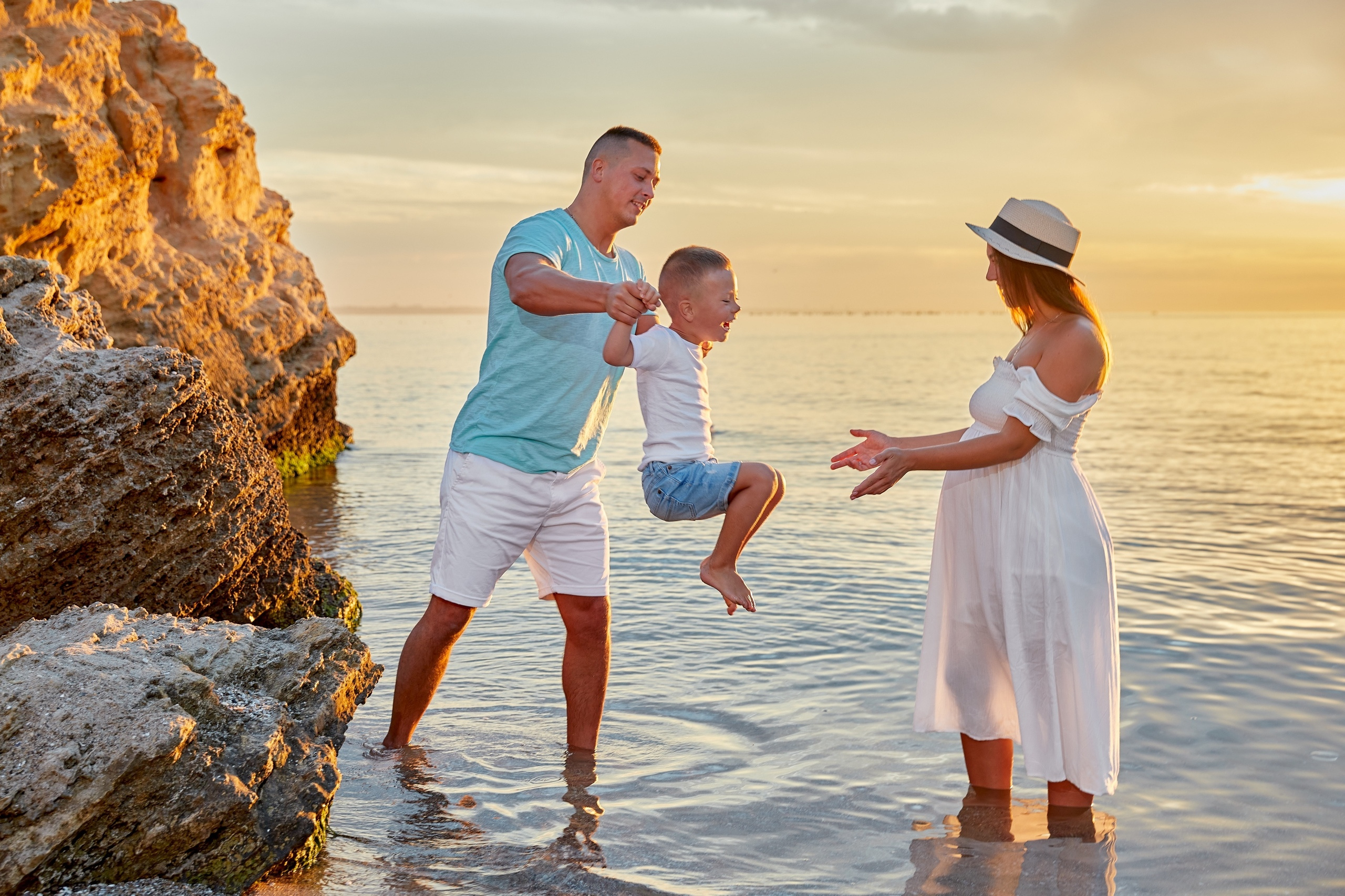 Семейная фотосессия Виктории, Максима и Тимурчика. Свадебный фотограф Батяло Сергей