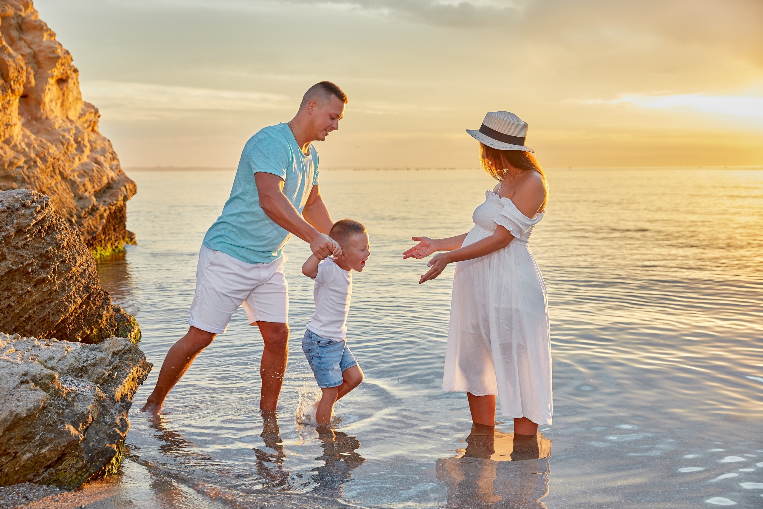 Семейная фотосессия Виктории, Максима и Тимурчика. Свадебный фотограф Батяло Сергей
