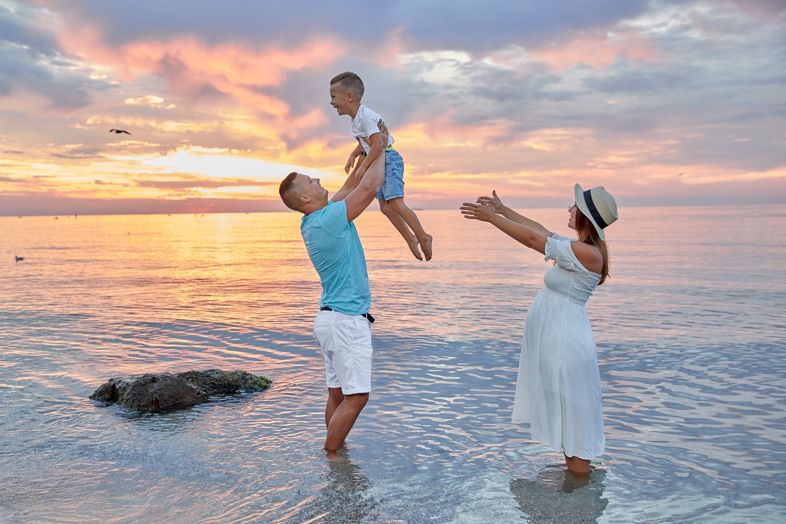 Семейная фотосессия Виктории, Максима и Тимурчика. Свадебный фотограф Батяло Сергей