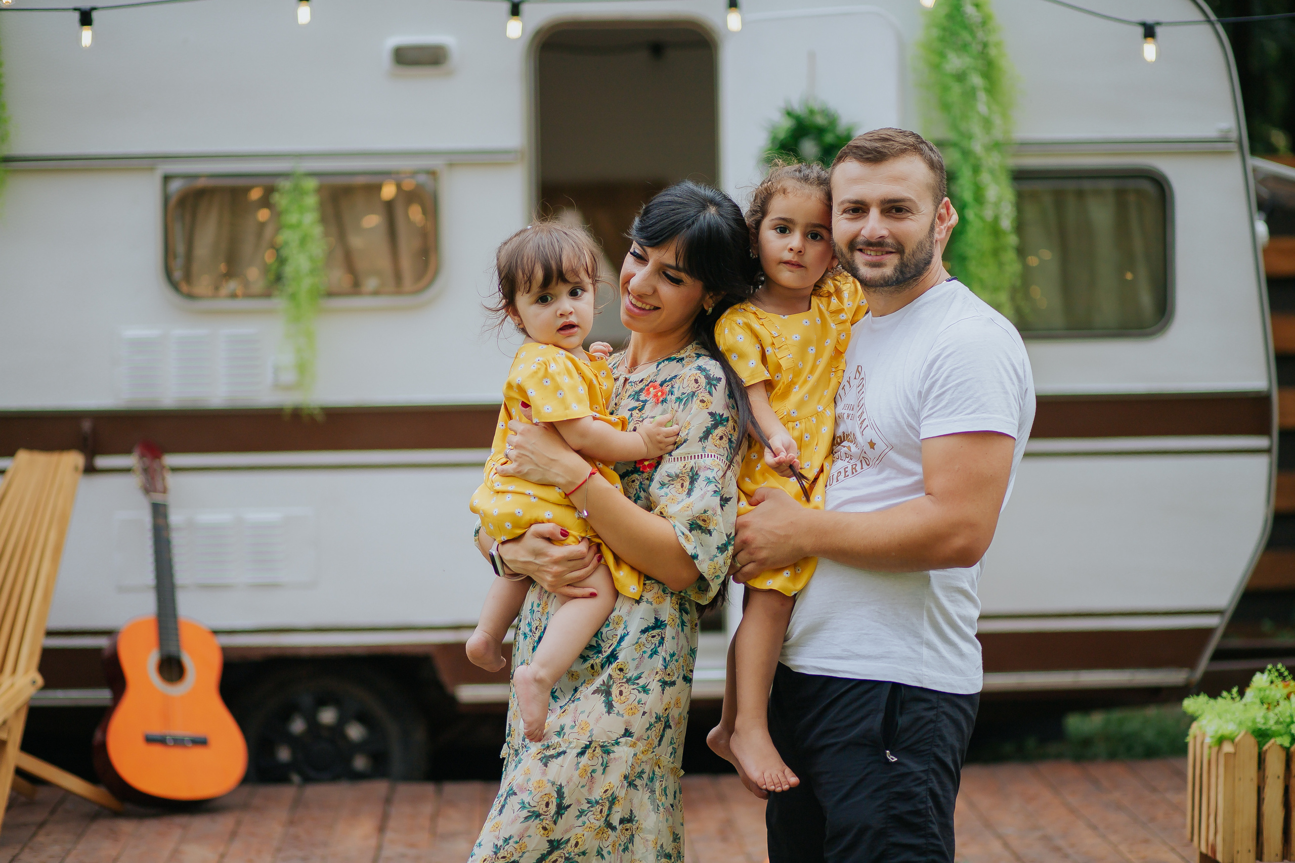 Сімейна фотосесфія в кемпінгу