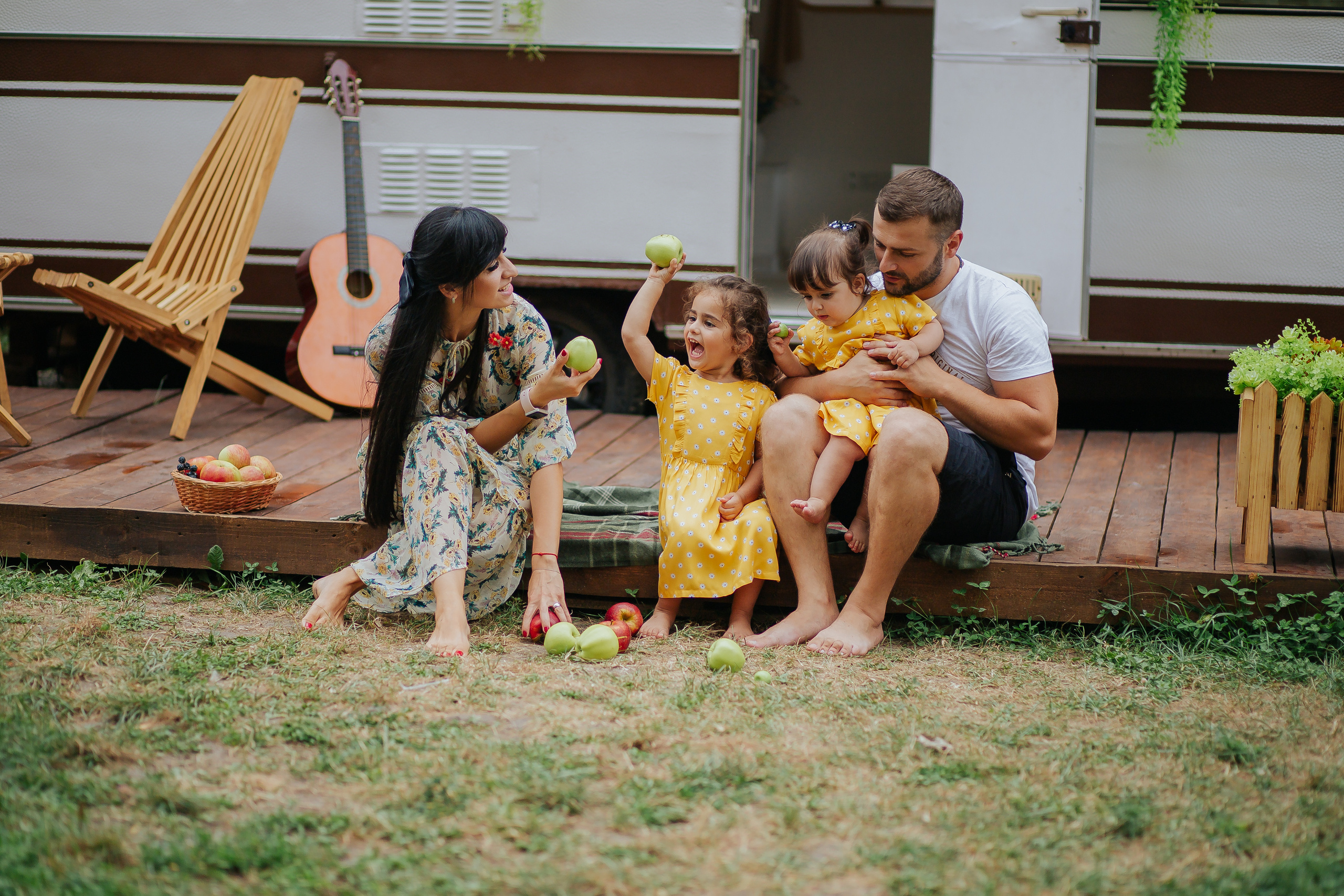 Сімейна фотосесфія в кемпінгу. Photographer ANNA PRUS