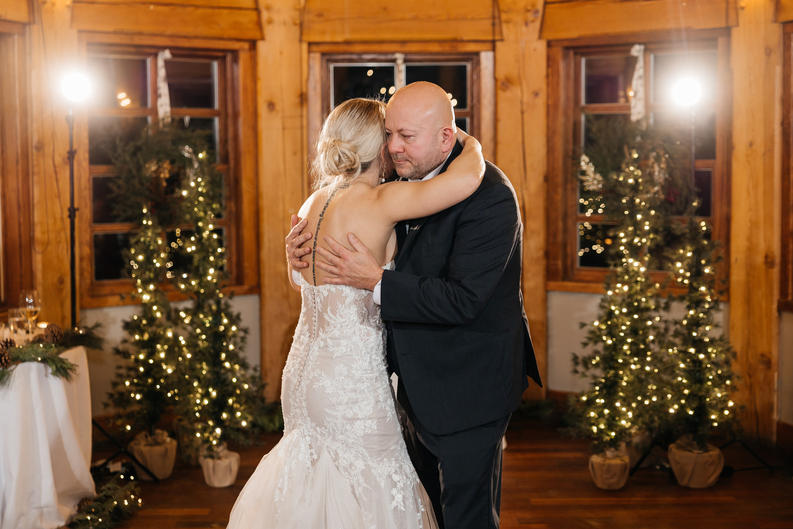 Winter wedding. Emerald lake lodge. Affordable Photographer in Calgary — Tetiana Shuhai