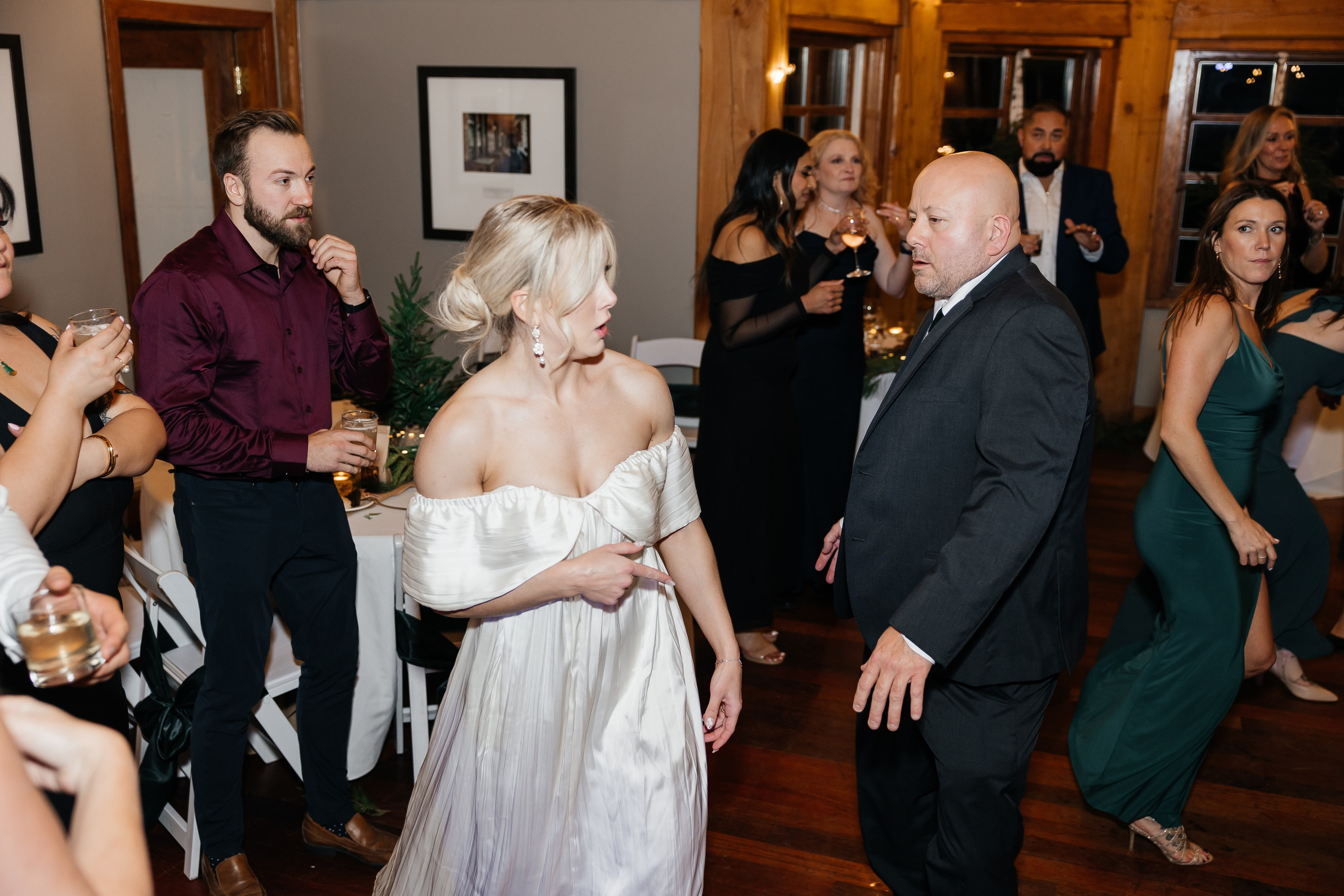 Winter wedding. Emerald lake lodge. Affordable Photographer in Calgary — Tetiana Shuhai
