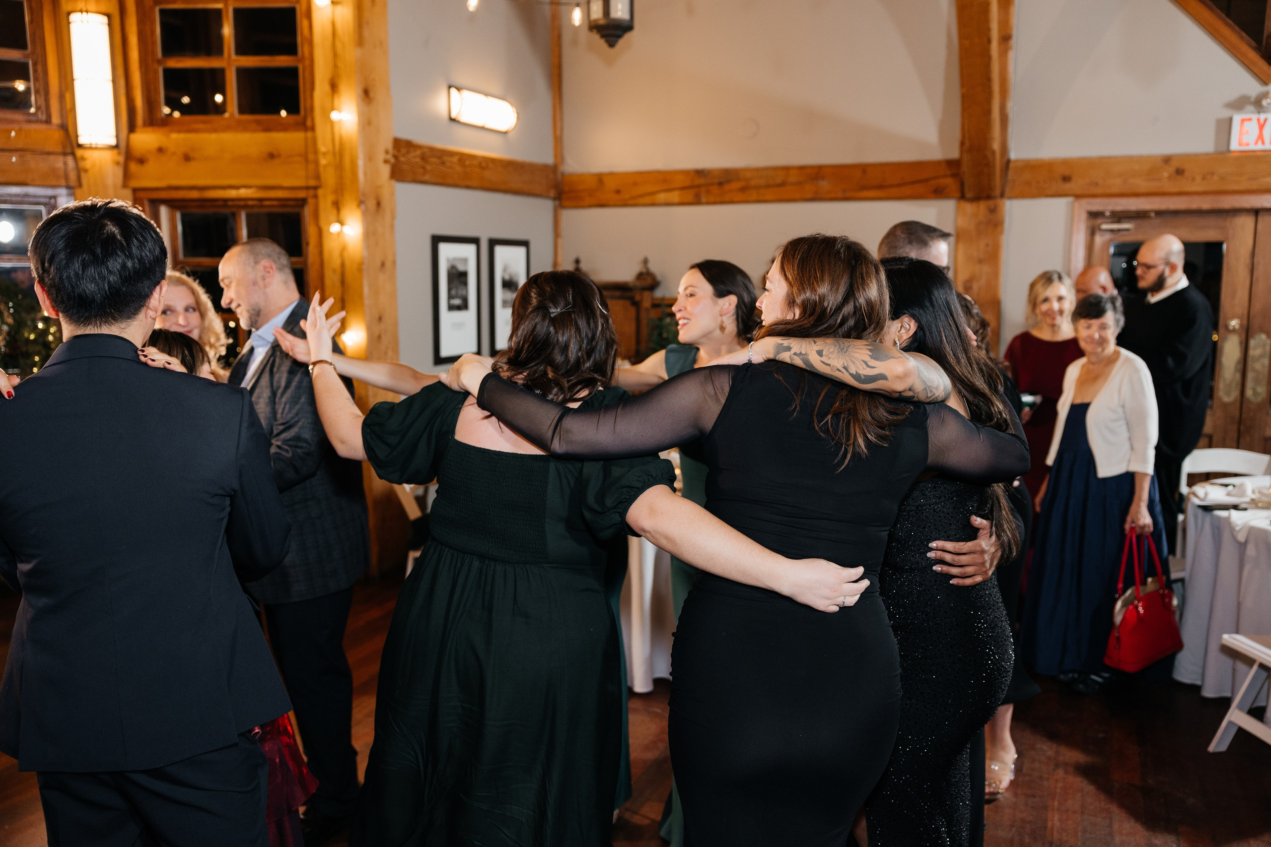 Winter wedding. Emerald lake lodge. Affordable Photographer in Calgary — Tetiana Shuhai