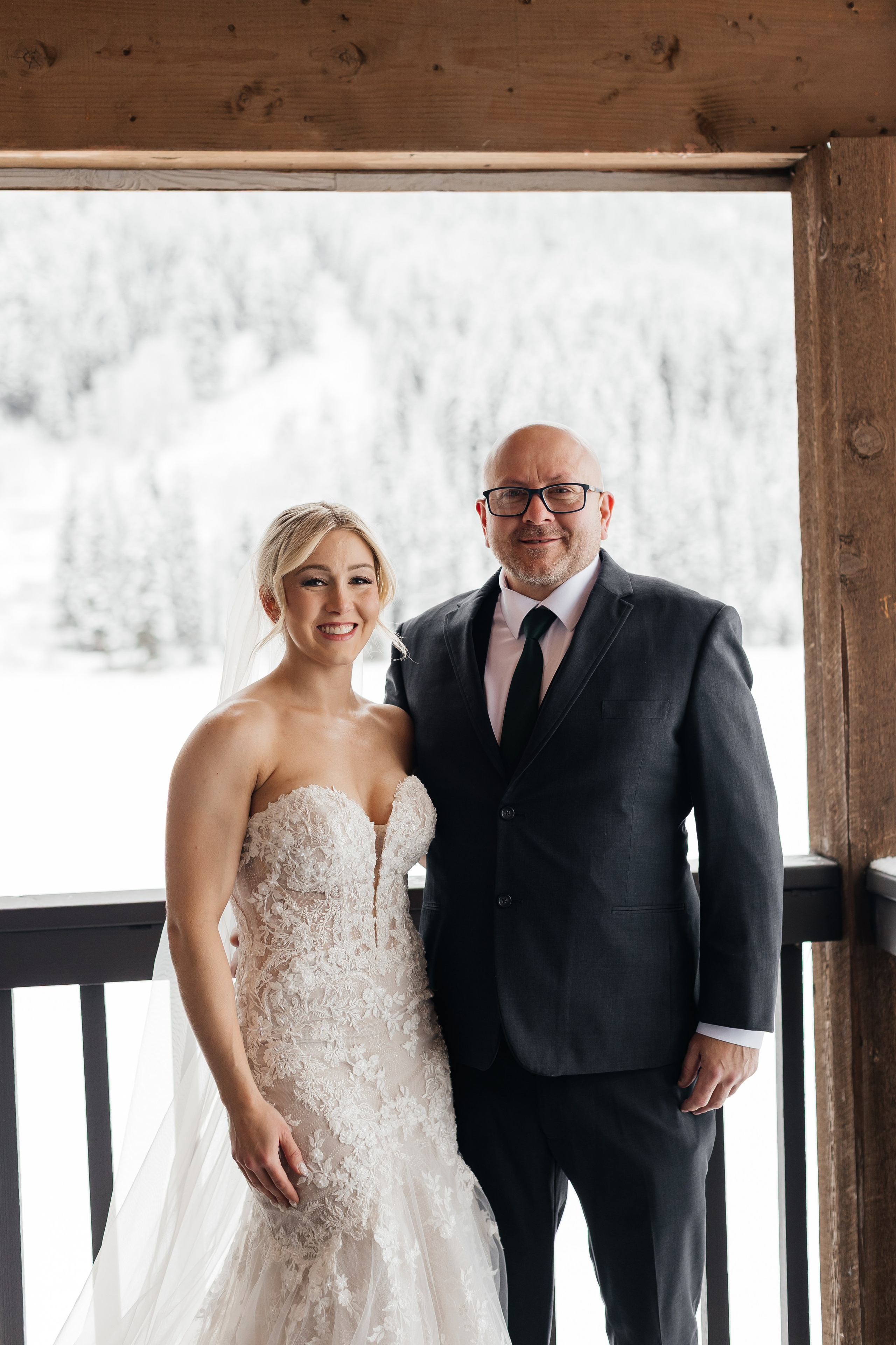 Winter wedding. Emerald lake lodge. Affordable Photographer in Calgary — Tetiana Shuhai