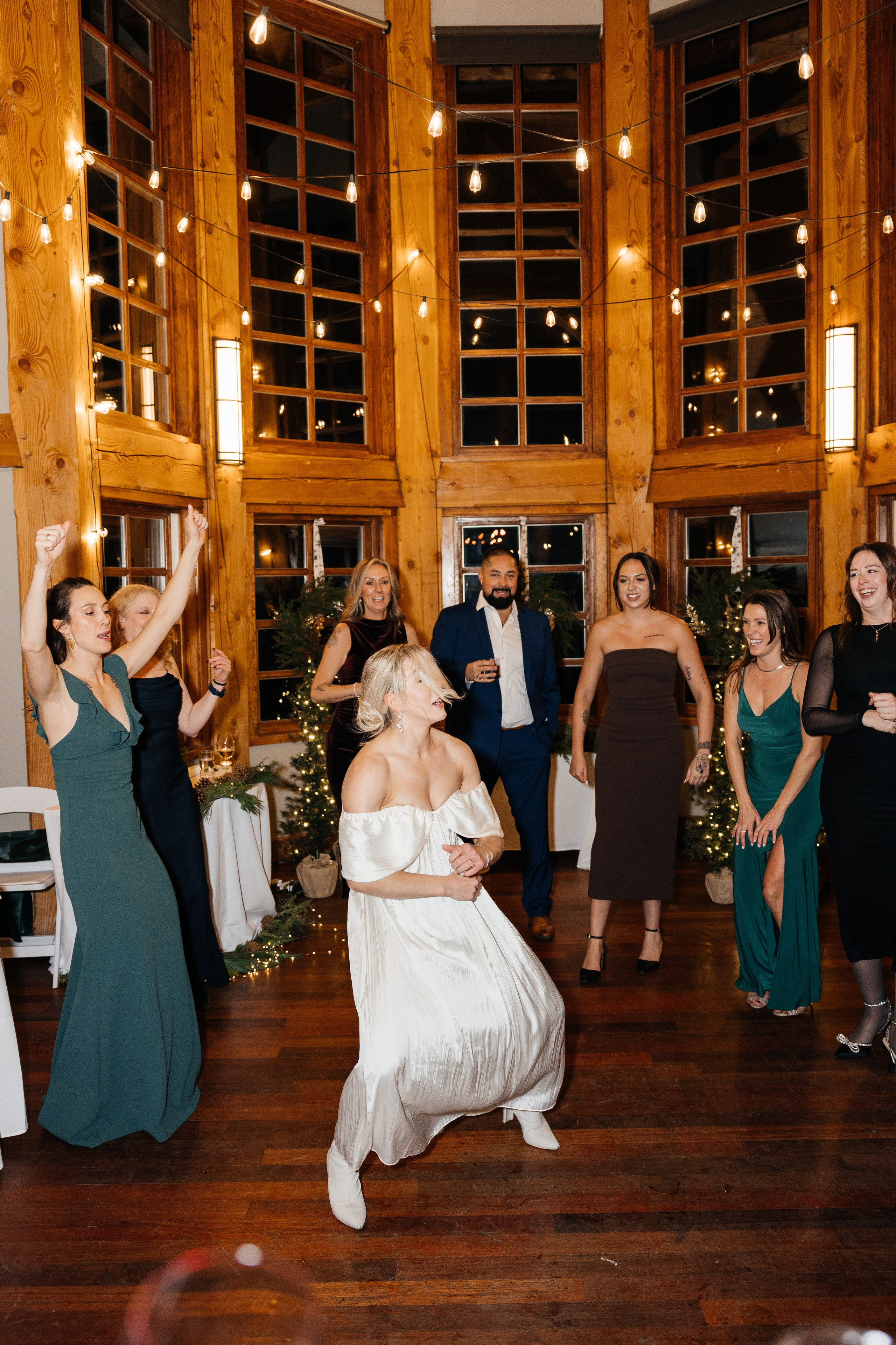 Winter wedding. Emerald lake lodge. Affordable Photographer in Calgary — Tetiana Shuhai