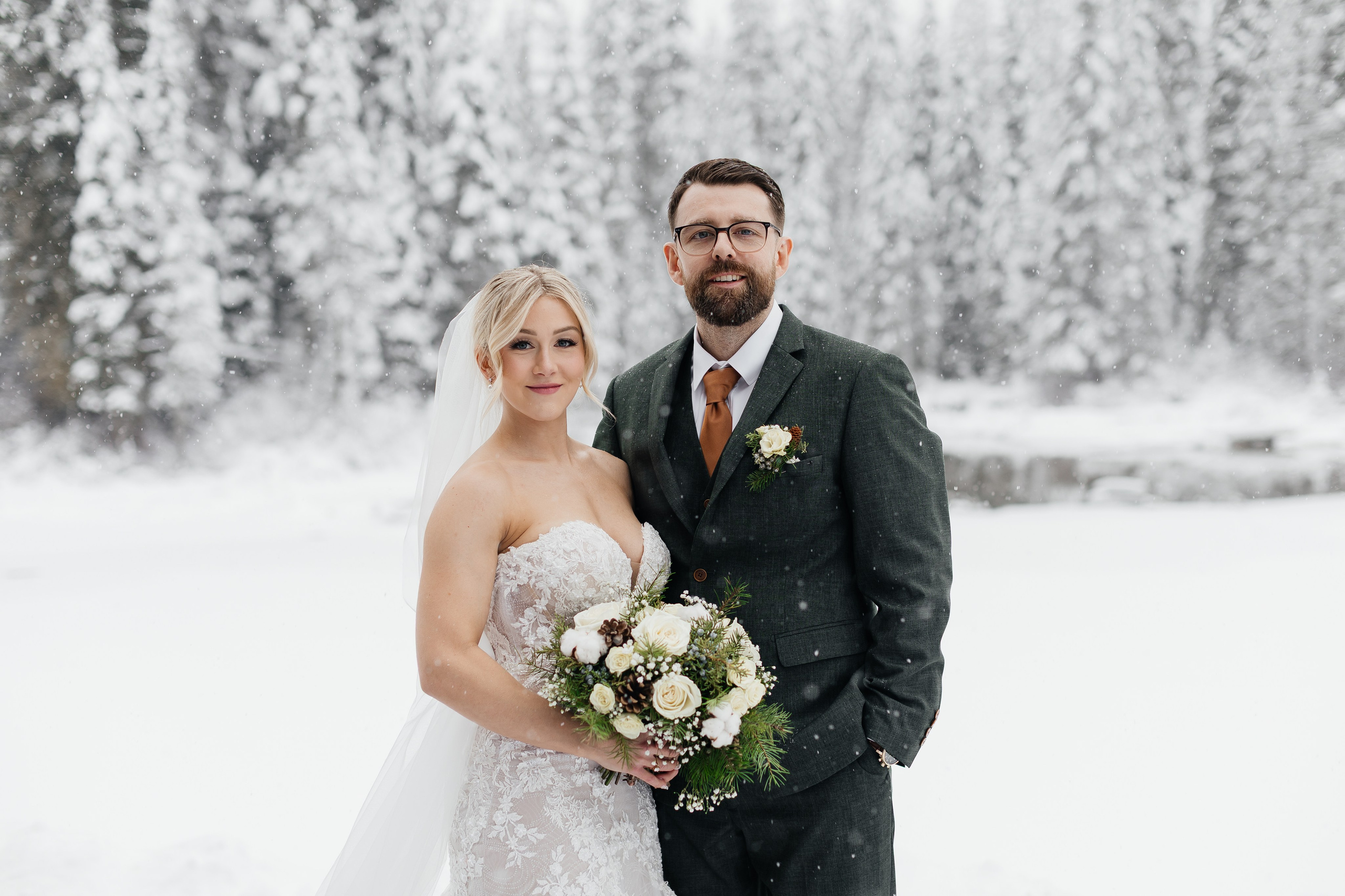 Winter wedding. Emerald lake lodge. Affordable Photographer in Calgary — Tetiana Shuhai