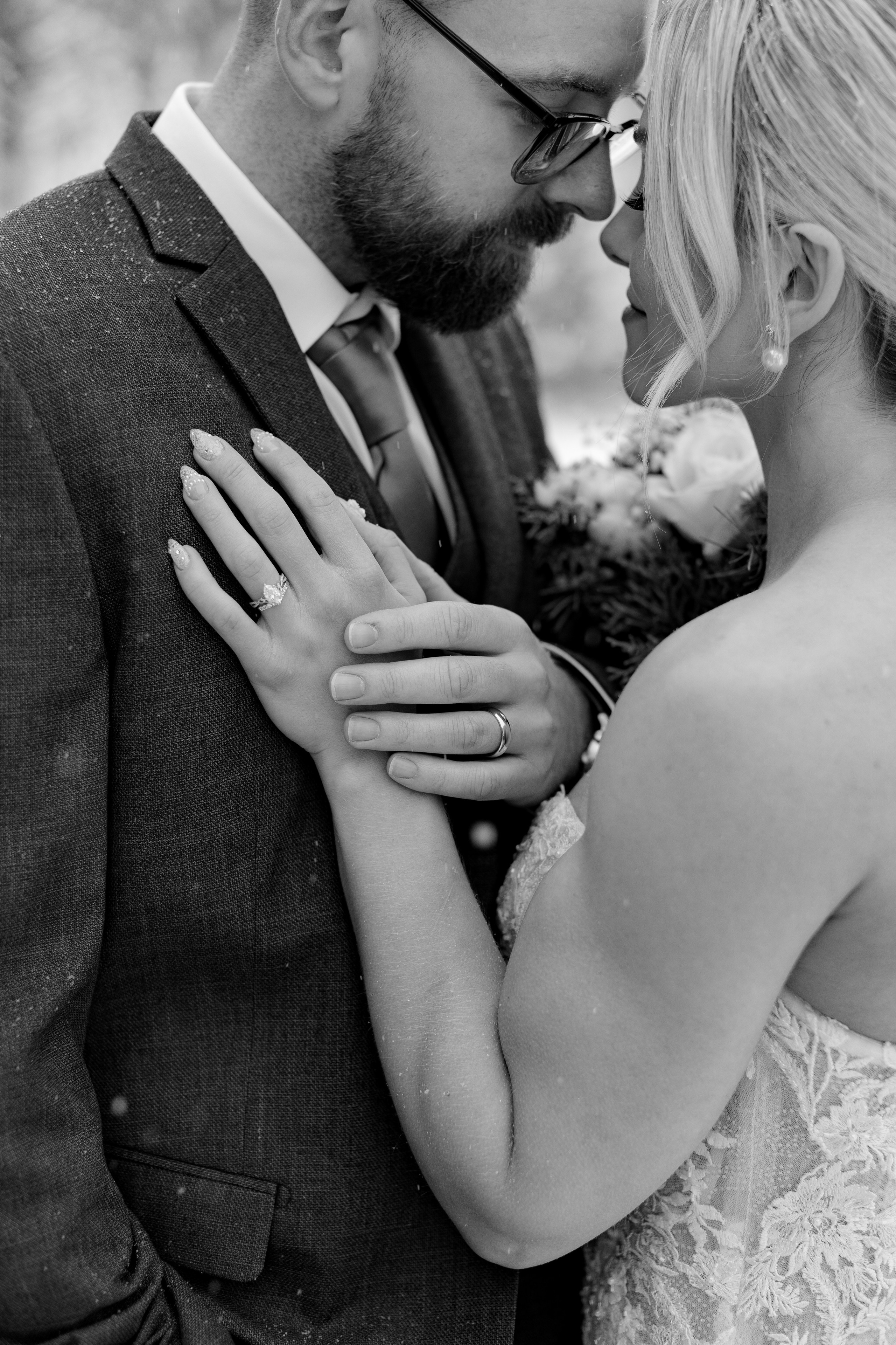 Winter wedding. Emerald lake lodge. Affordable Photographer in Calgary — Tetiana Shuhai