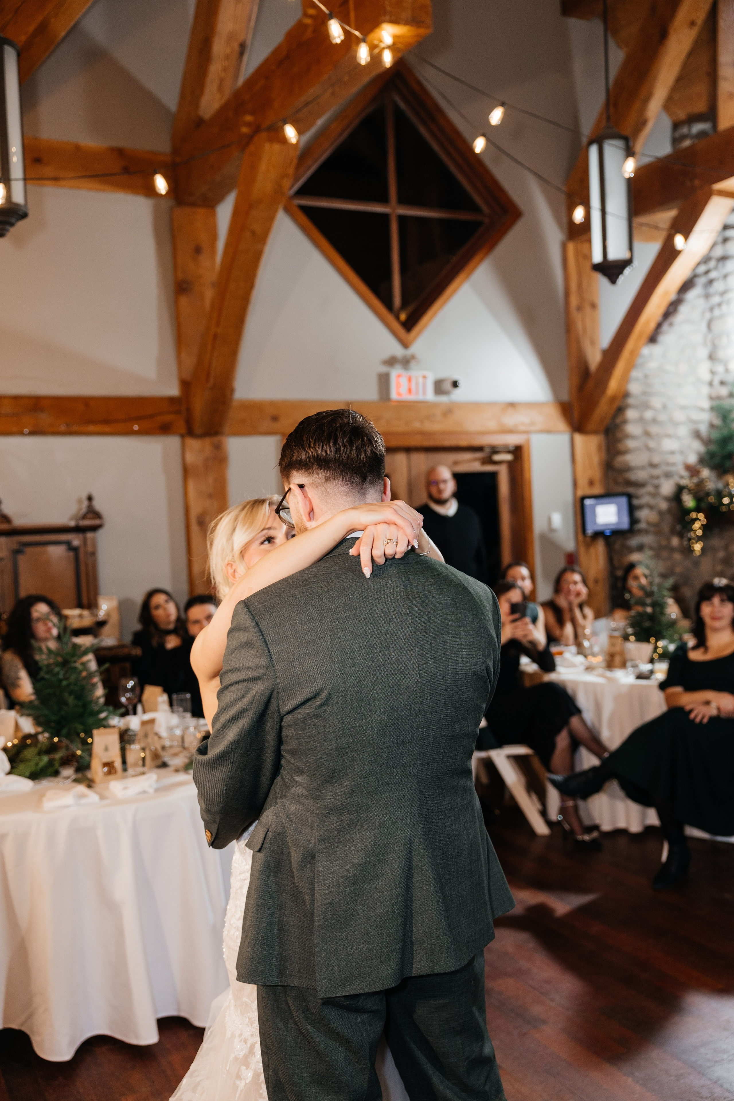 Winter wedding. Emerald lake lodge. Affordable Photographer in Calgary — Tetiana Shuhai