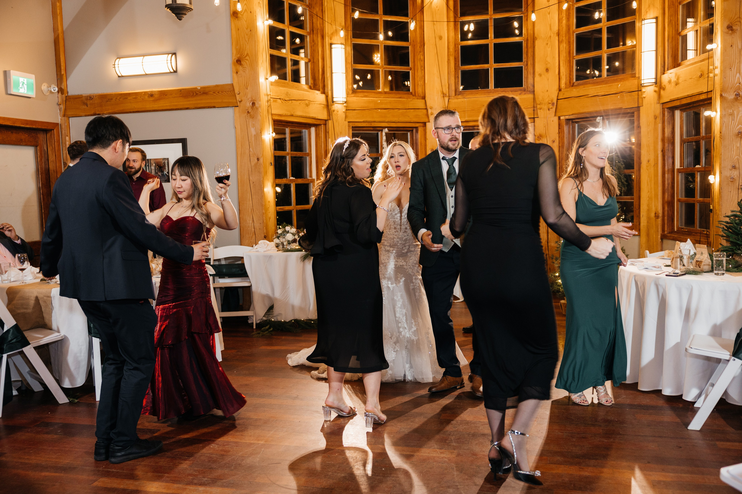 Winter wedding. Emerald lake lodge. Affordable Photographer in Calgary — Tetiana Shuhai