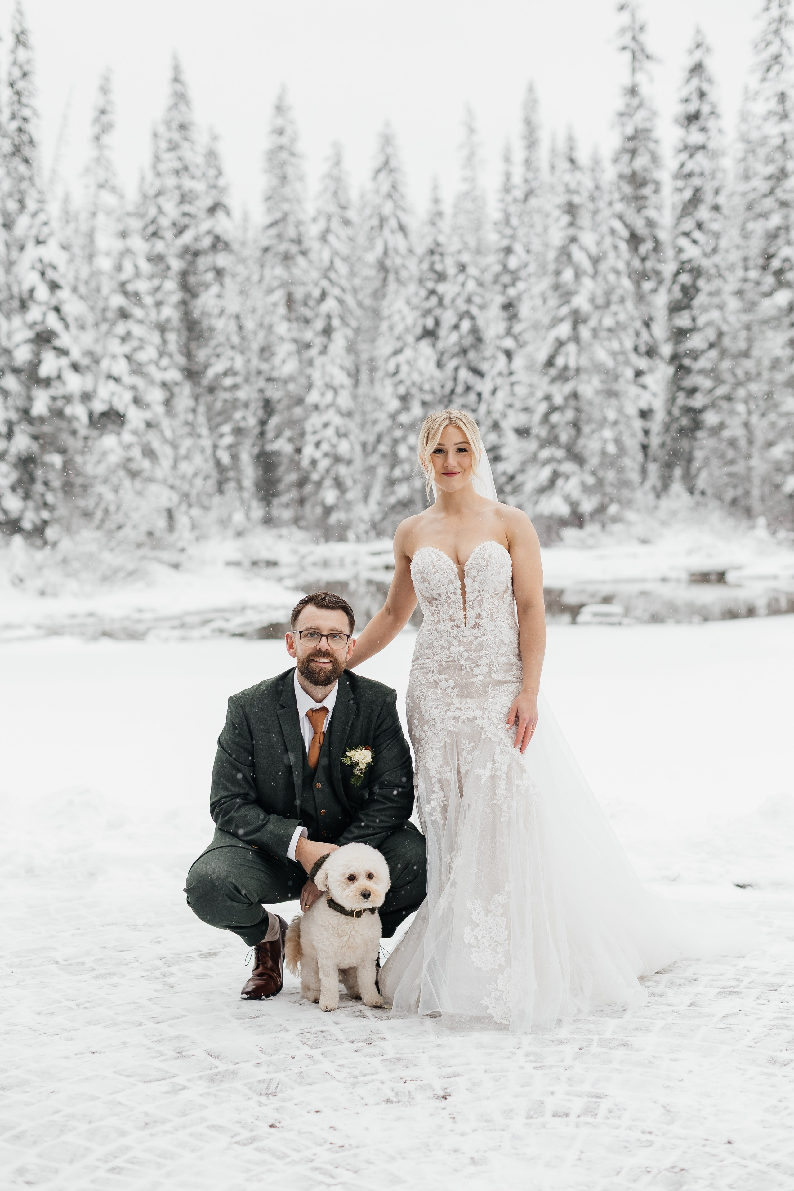 Winter wedding. Emerald lake lodge. Affordable Photographer in Calgary — Tetiana Shuhai